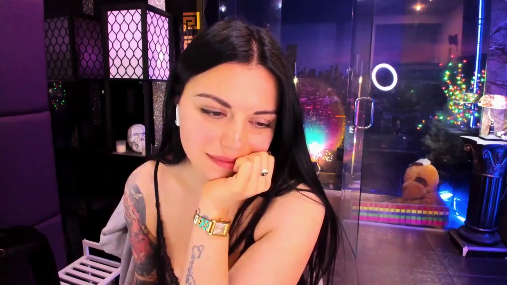 Gallery image thumbnail from sunn_o's myfreecams stream on, 04/12/2025, 13:21 image 12 of 20