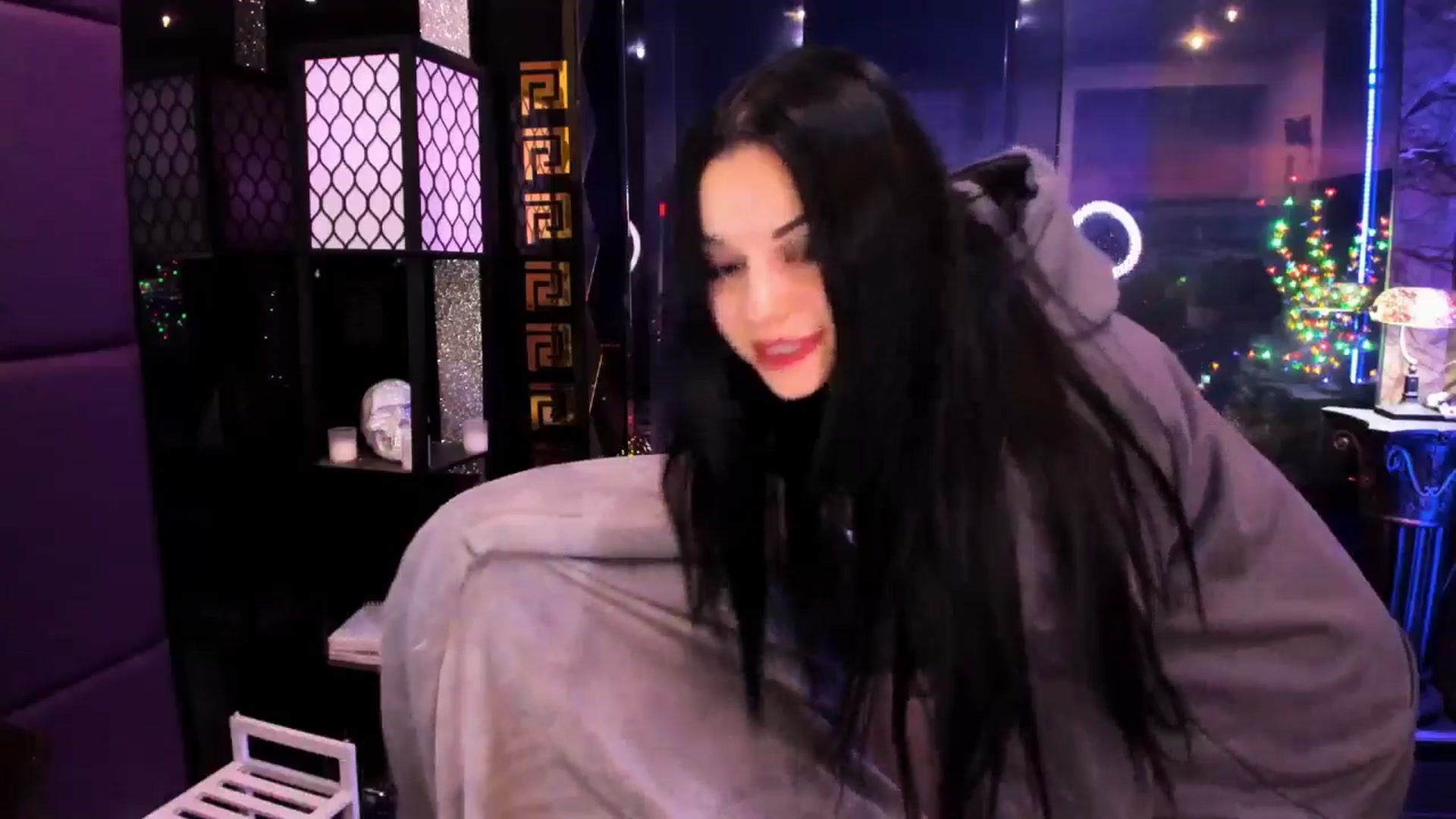 Gallery image thumbnail from sunn_o's myfreecams stream on, 04/14/2025, 10:13 image 19 of 20