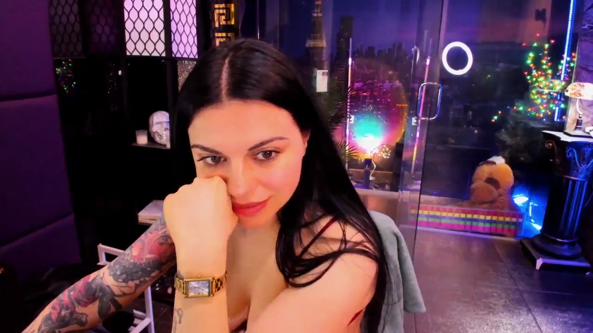 Gallery image thumbnail from sunn_o's myfreecams stream on, 04/18/2025, 10:43 image 8 of 20