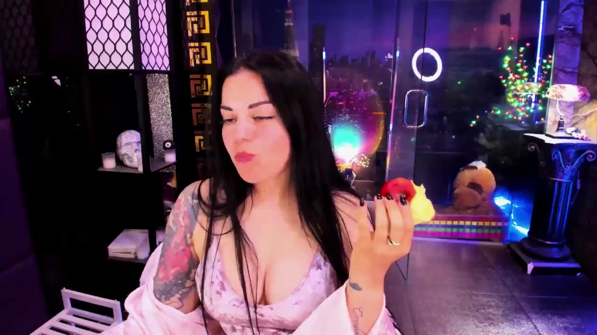 Gallery image thumbnail from sunn_o's myfreecams stream on, 06/28/2025, 10:16 image 9 of 20
