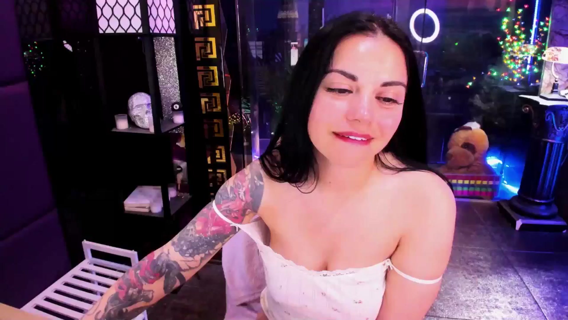 Gallery image thumbnail from sunn_o's myfreecams stream on, 06/29/2025, 12:51 image 16 of 20
