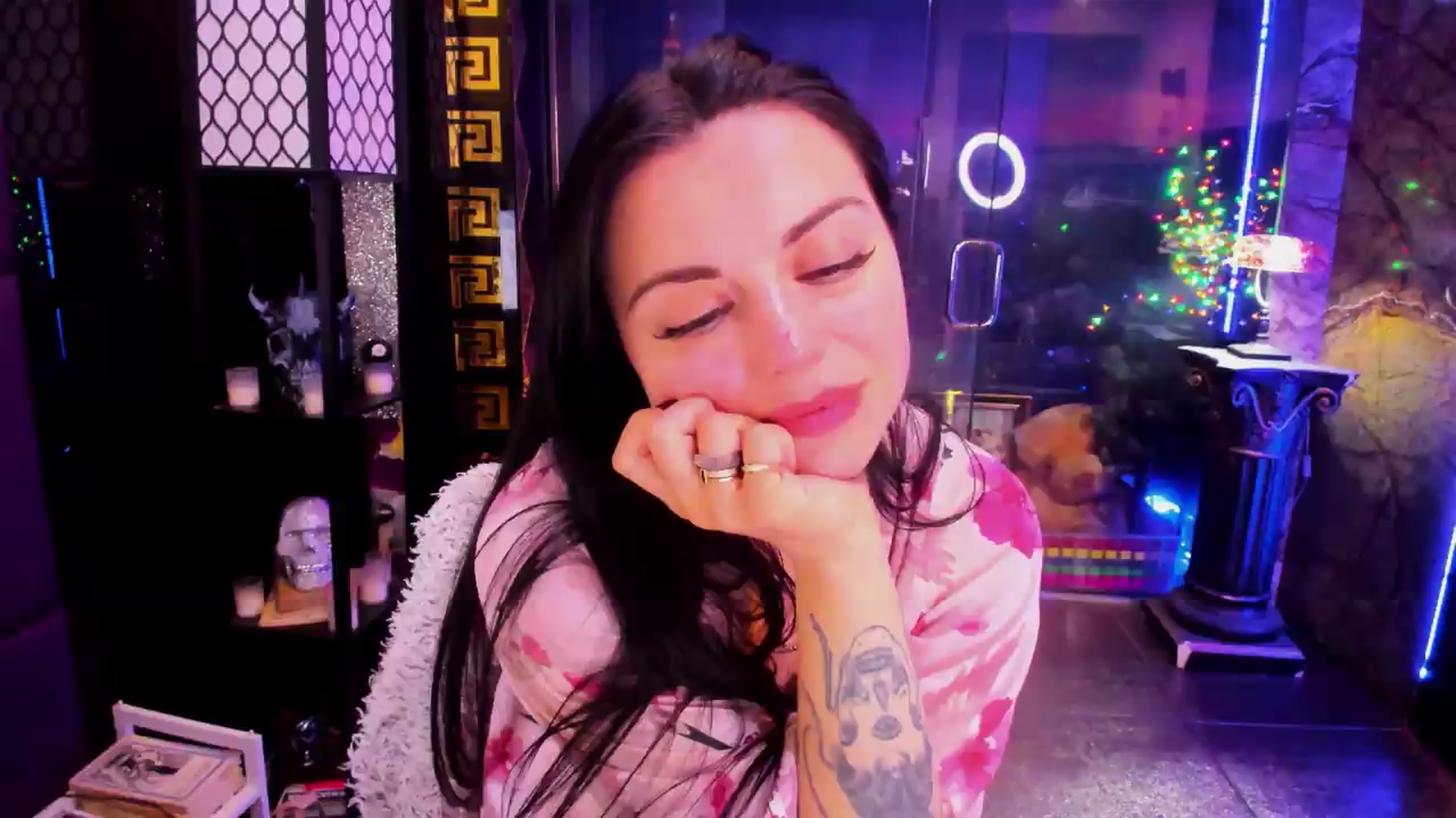 Gallery image thumbnail from sunn_o's myfreecams stream on, 05/05/2026, 10:03 image 6 of 20