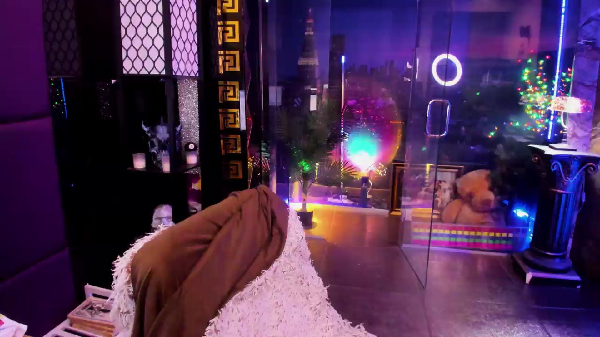 Gallery image thumbnail from sunn_o's myfreecams stream on, 05/19/2026, 10:15 image 18 of 20