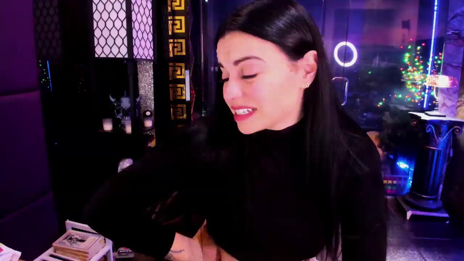 Gallery image thumbnail from sunn_o's myfreecams stream on, 05/19/2026, 10:53 image 6 of 20