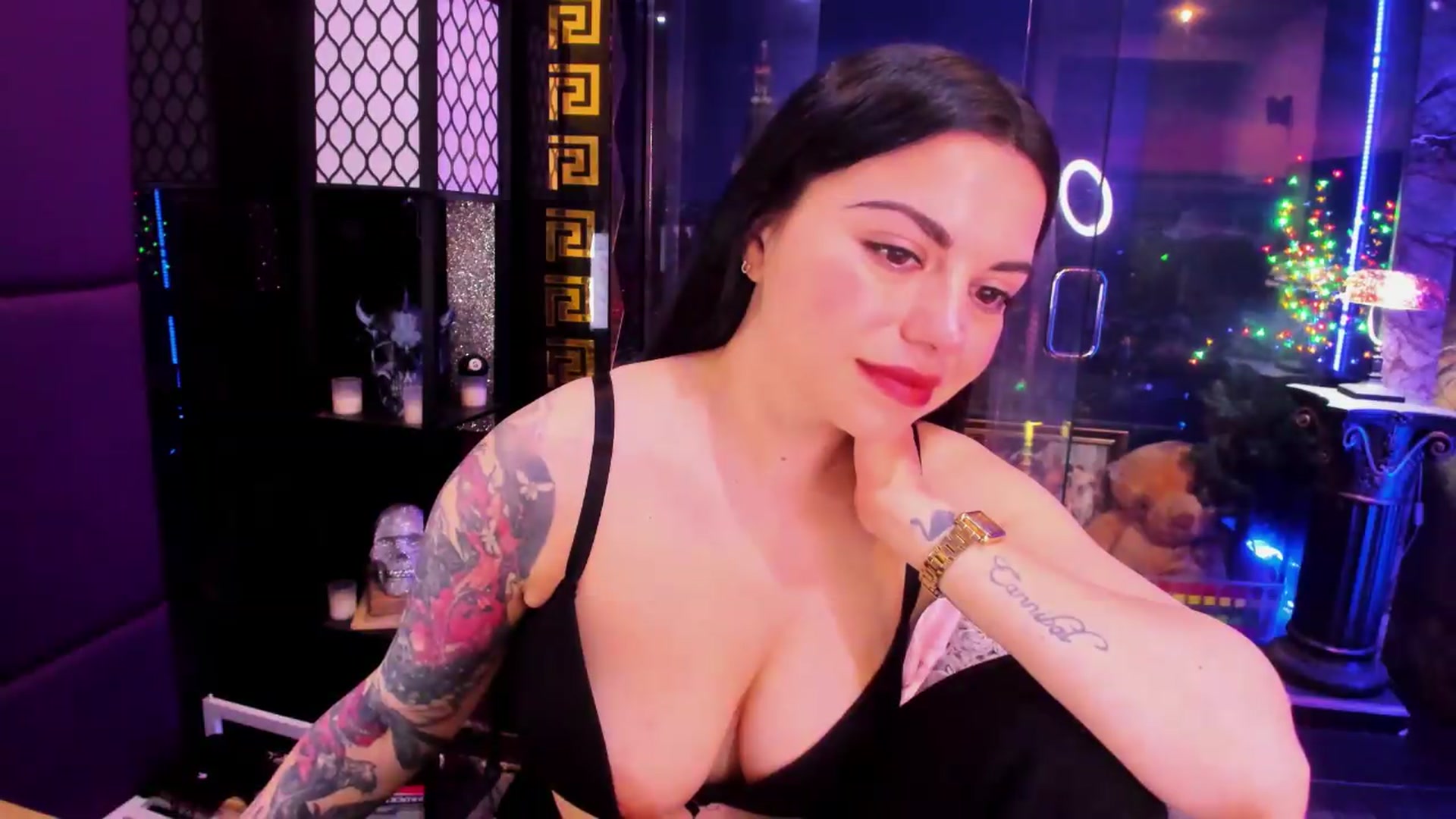 Gallery image thumbnail from sunn_o's myfreecams stream on, 06/19/2026, 08:40 image 4 of 20
