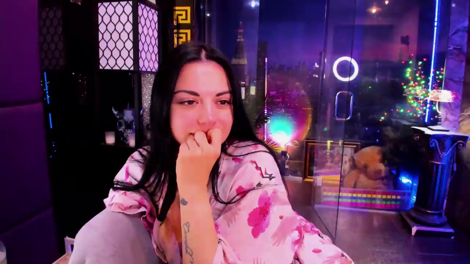 Gallery image thumbnail from sunn_o's myfreecams stream on, 07/20/2026, 12:03 image 18 of 20