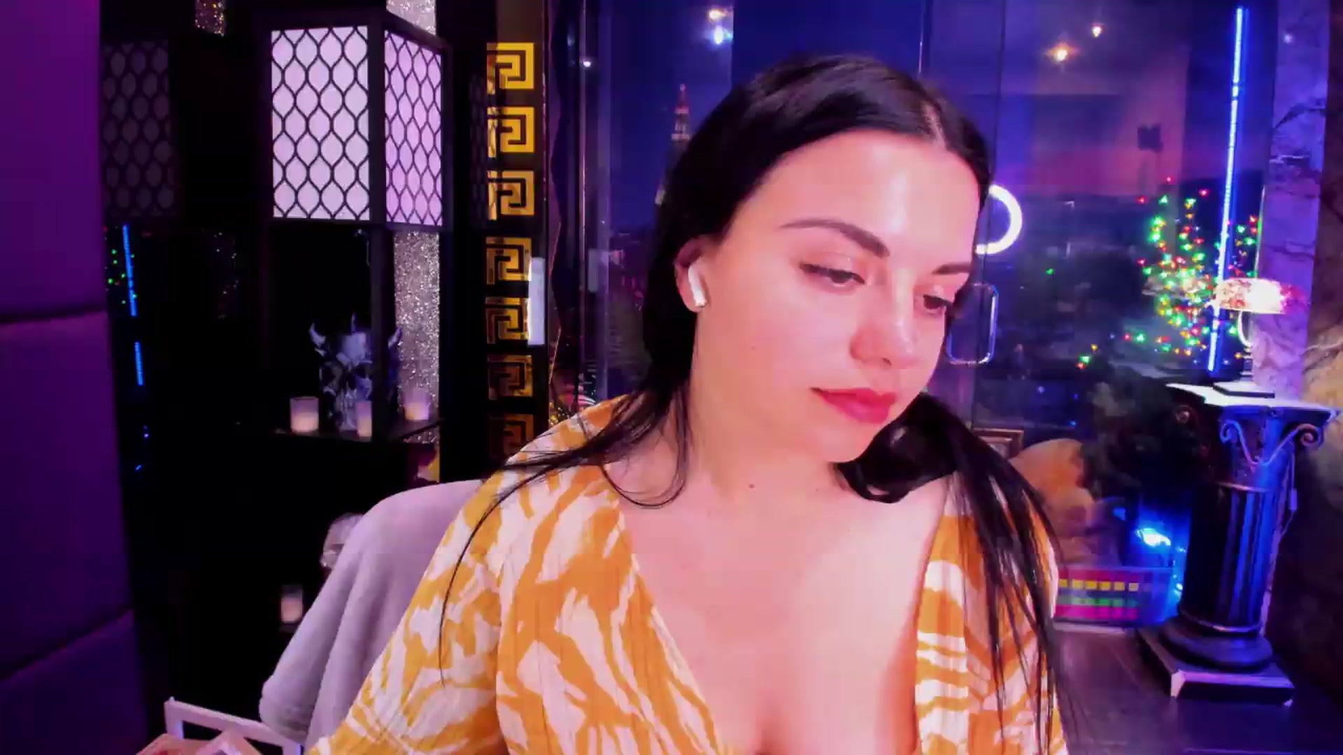 Gallery image thumbnail from sunn_o's myfreecams stream on, 08/12/2026, 10:41 image 8 of 20