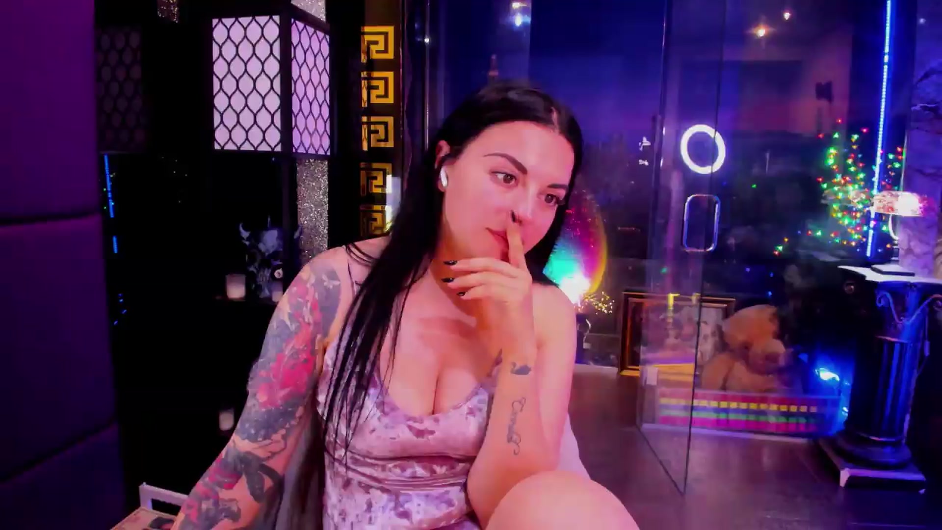 Gallery image thumbnail from sunn_o's myfreecams stream on, 08/22/2026, 12:41 image 11 of 20