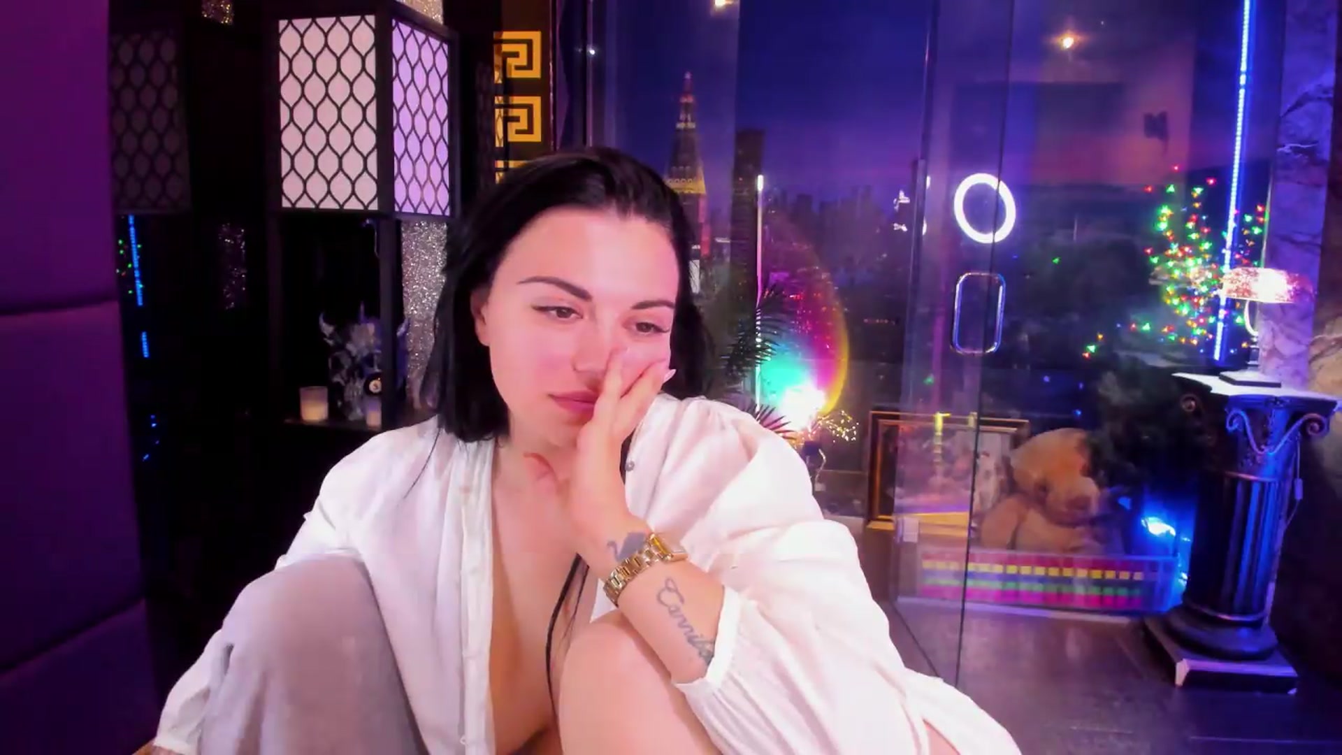 Gallery image thumbnail from sunn_o's myfreecams stream on, 08/28/2026, 11:10 image 14 of 20