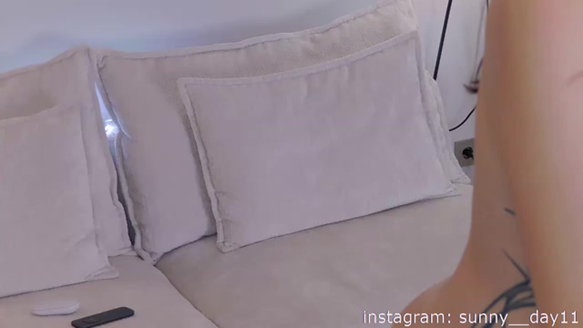 Gallery image thumbnail from sunny__day1's myfreecams stream on, 12/27/2022, 07:38 image 2 of 20