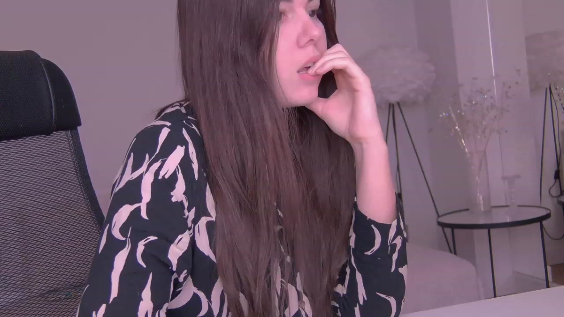 Gallery image thumbnail from sunny__day1's myfreecams stream on, 03/09/2023, 12:56 image 4 of 20
