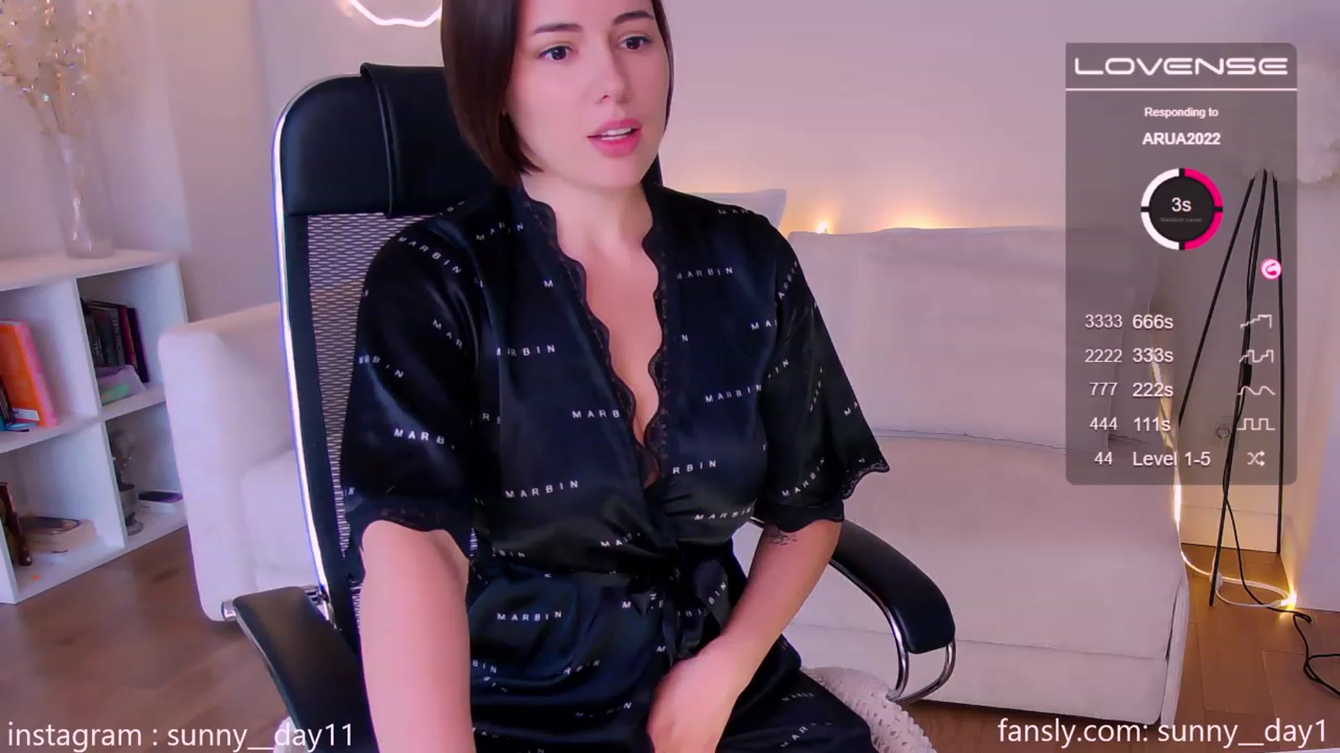Gallery image thumbnail from sunny__day1's myfreecams stream on, 07/01/2023, 08:11 image 6 of 20
