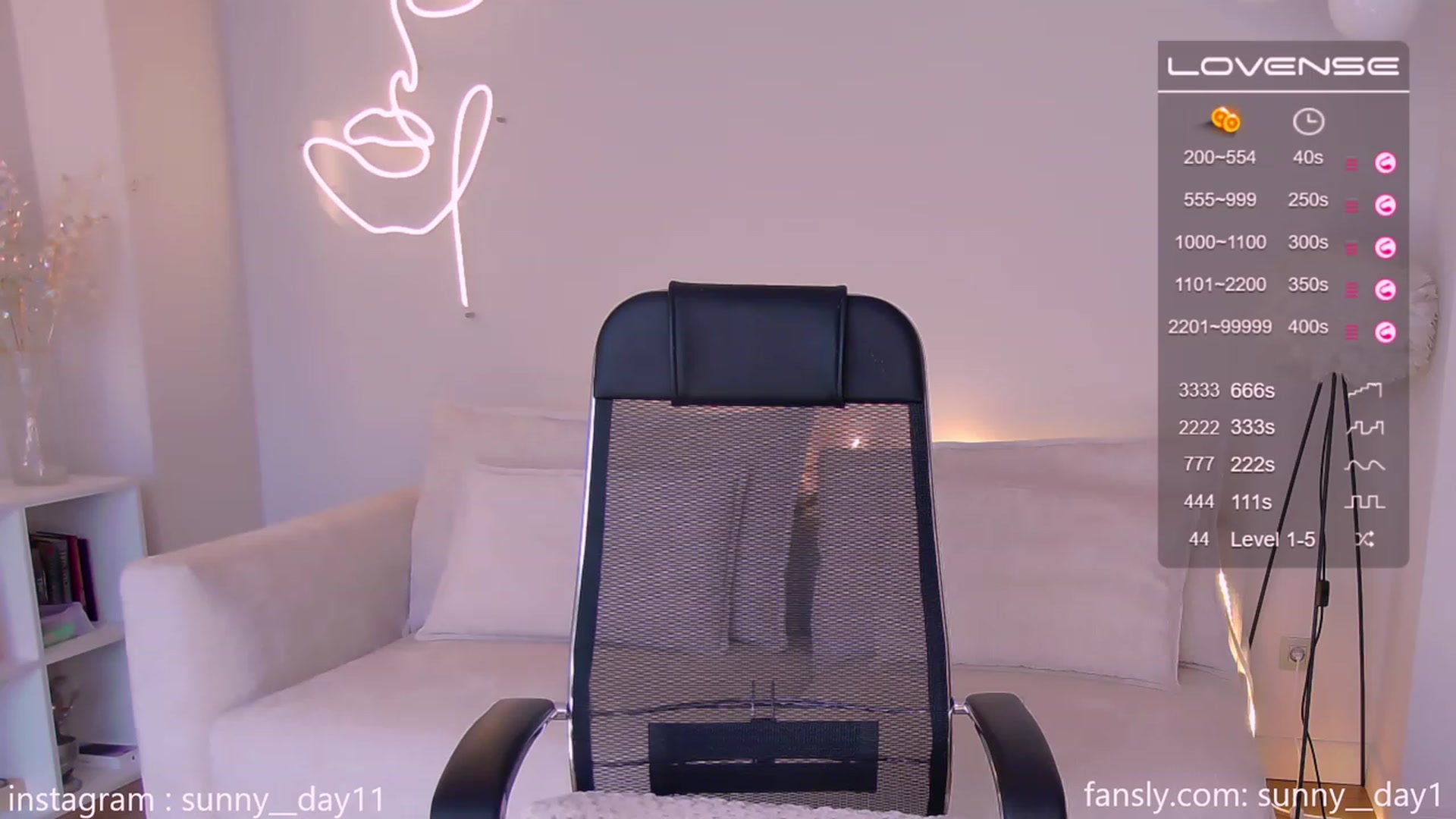Gallery image thumbnail from sunny__day1's myfreecams stream on, 07/01/2023, 15:26 image 18 of 20