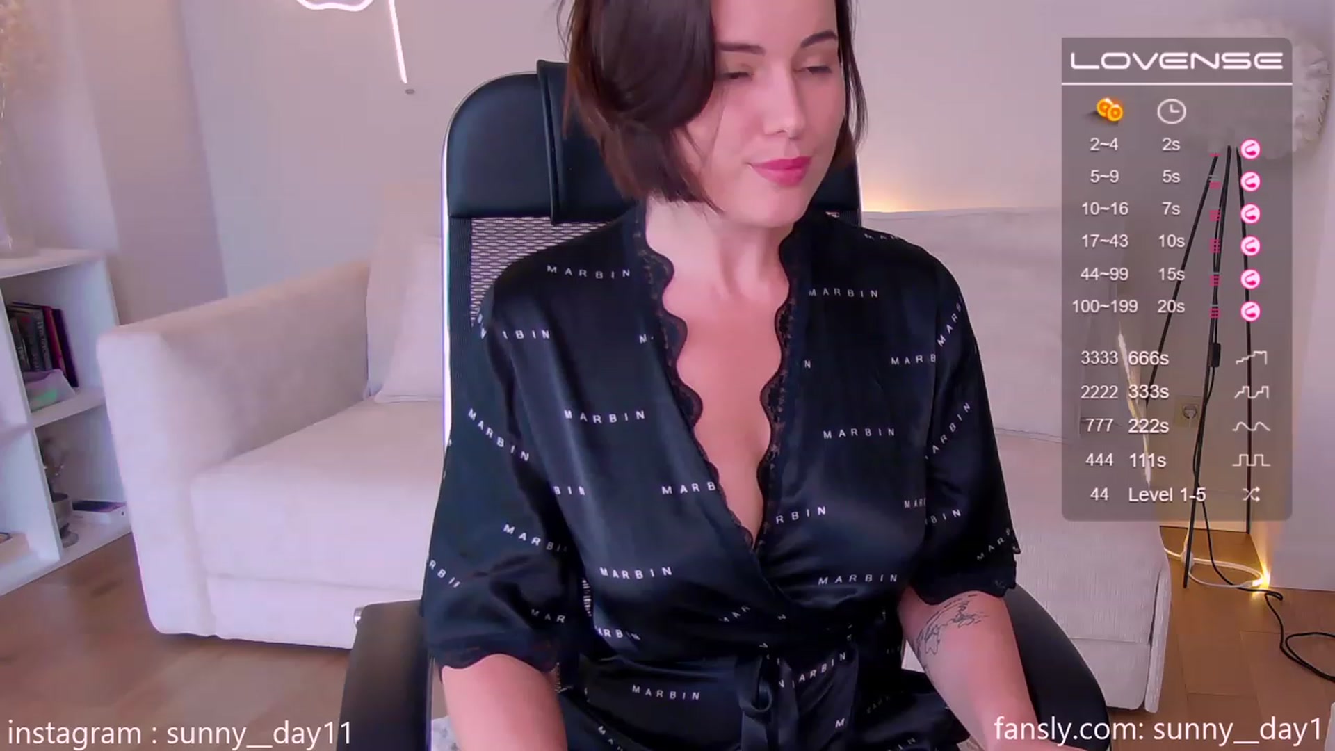 Gallery image thumbnail from sunny__day1's myfreecams stream on, 07/01/2023, 15:26 image 15 of 20