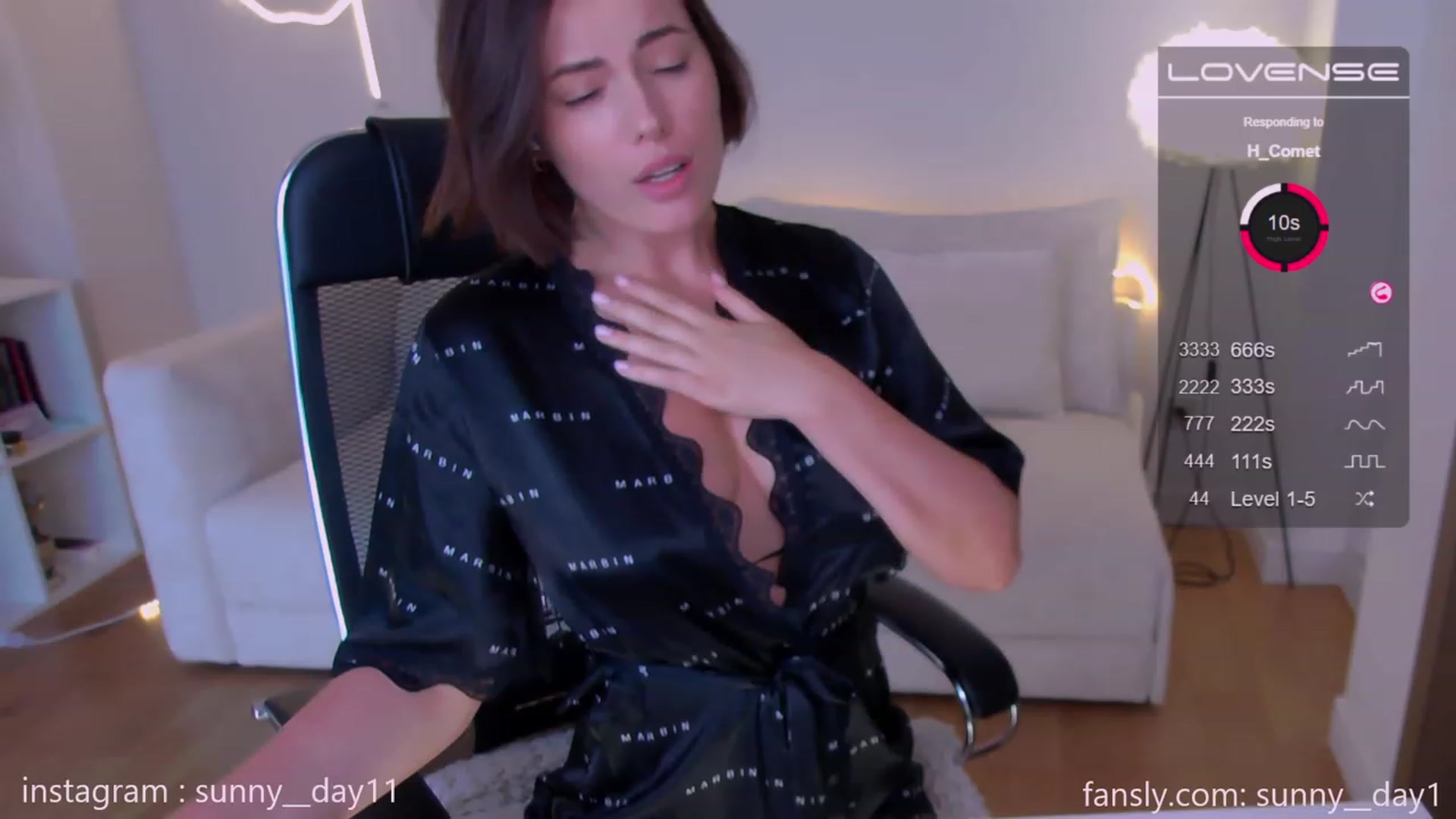 Gallery image thumbnail from sunny__day1's myfreecams stream on, 07/14/2023, 11:41 image 16 of 20