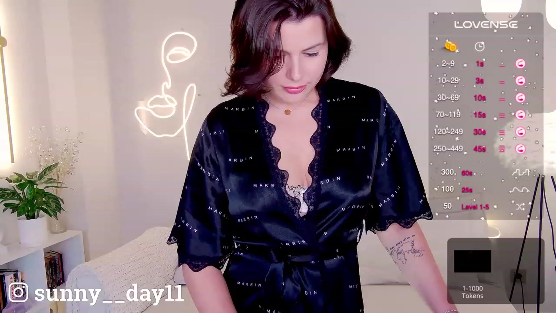 Gallery image thumbnail from sunny__day1's myfreecams stream on, 10/17/2023, 13:20 image 12 of 20
