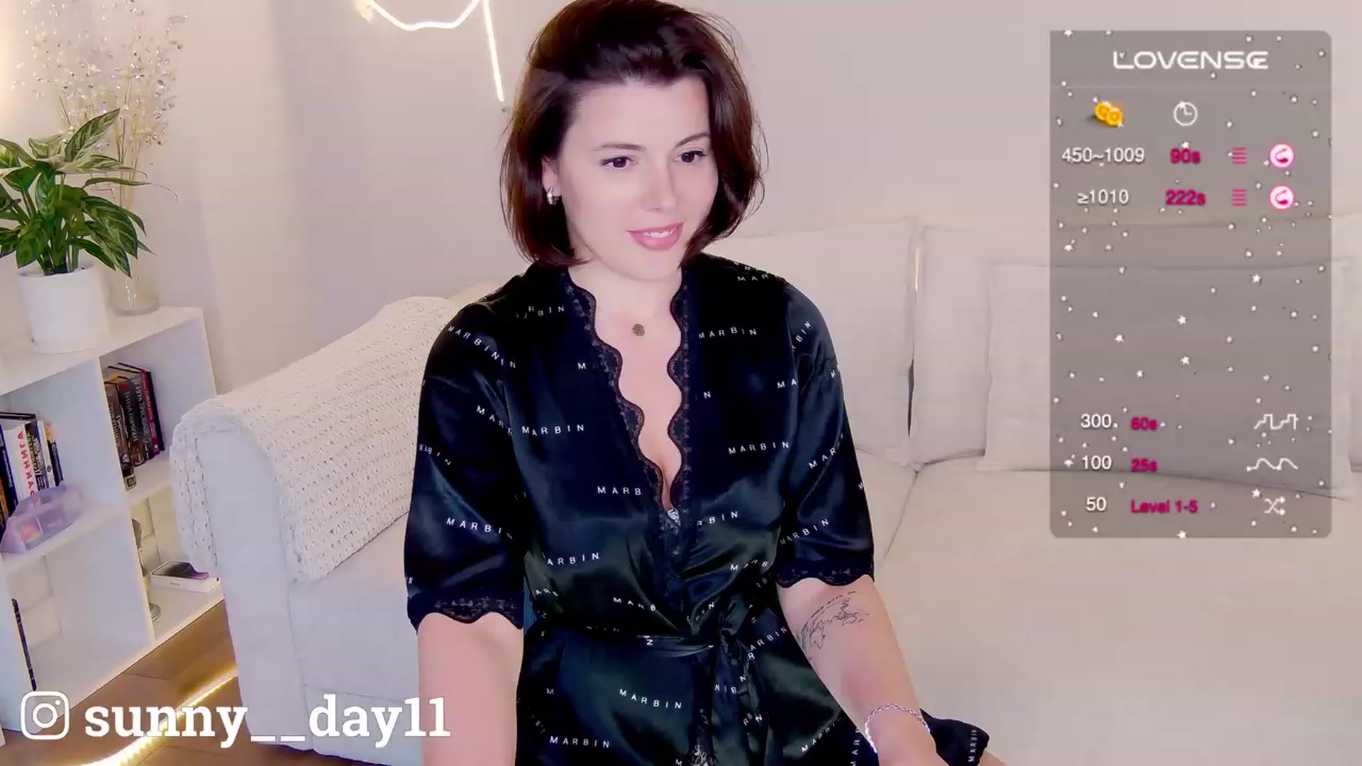 Gallery image thumbnail from sunny__day1's myfreecams stream on, 10/17/2023, 13:20 image 19 of 20