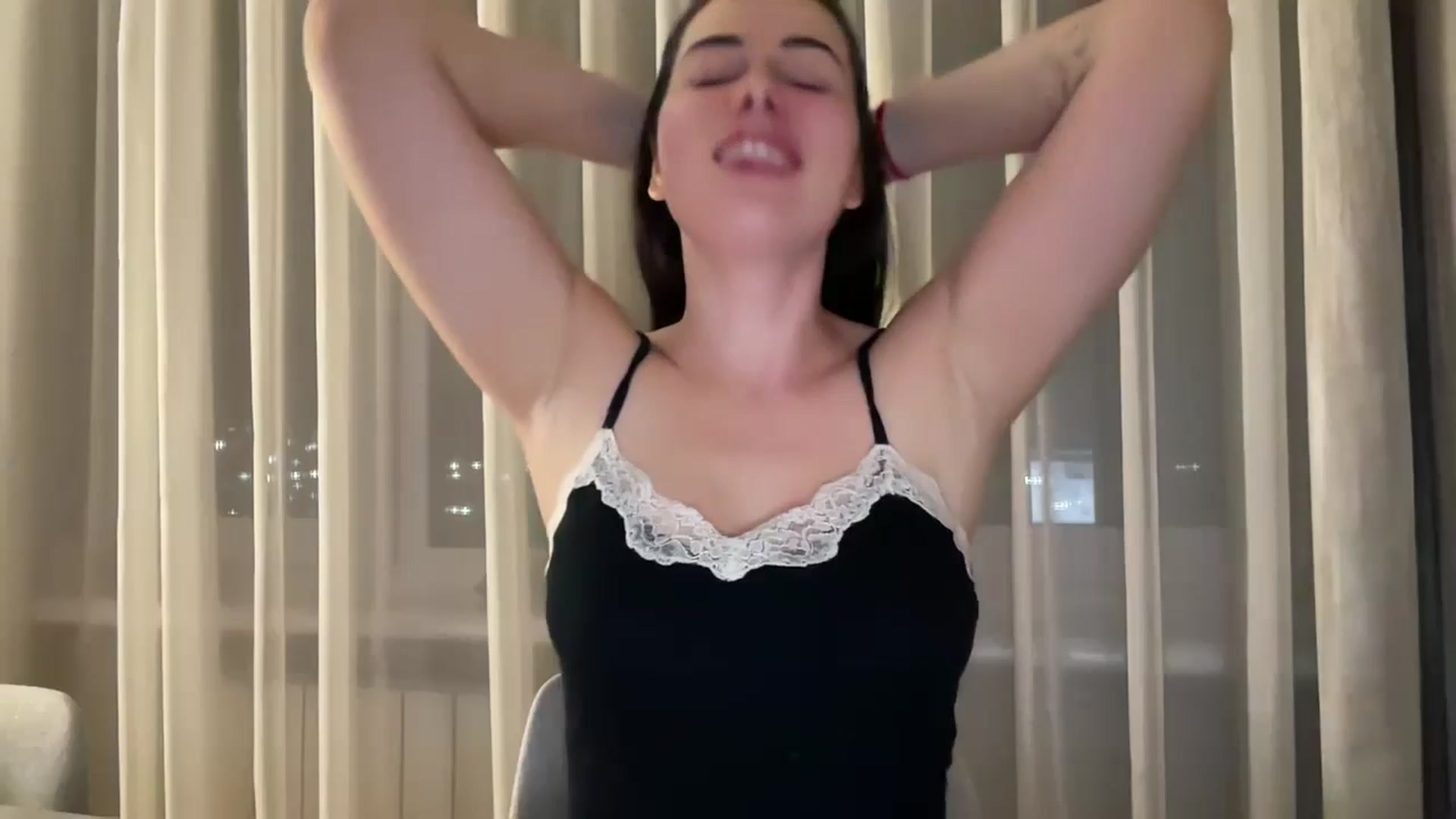 Gallery image thumbnail from sunny__day1's myfreecams stream on, 10/28/2024, 19:57 image 14 of 20
