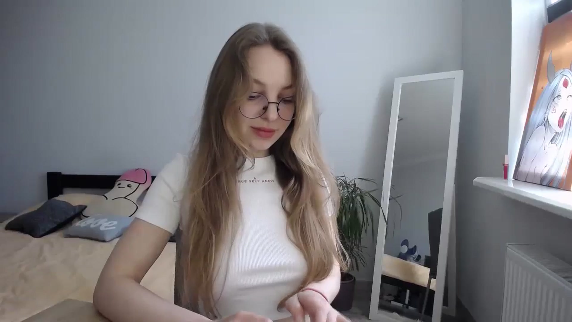 Gallery image thumbnail from sunshineEva_'s myfreecams stream on, 06/18/2024, 10:10 image 15 of 20