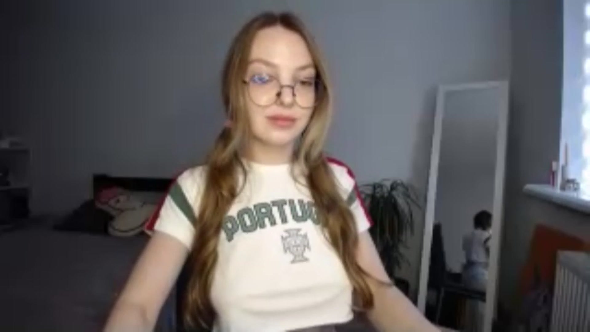 Gallery image thumbnail from sunshineEva_'s myfreecams stream on, 06/23/2024, 17:24 image 14 of 20