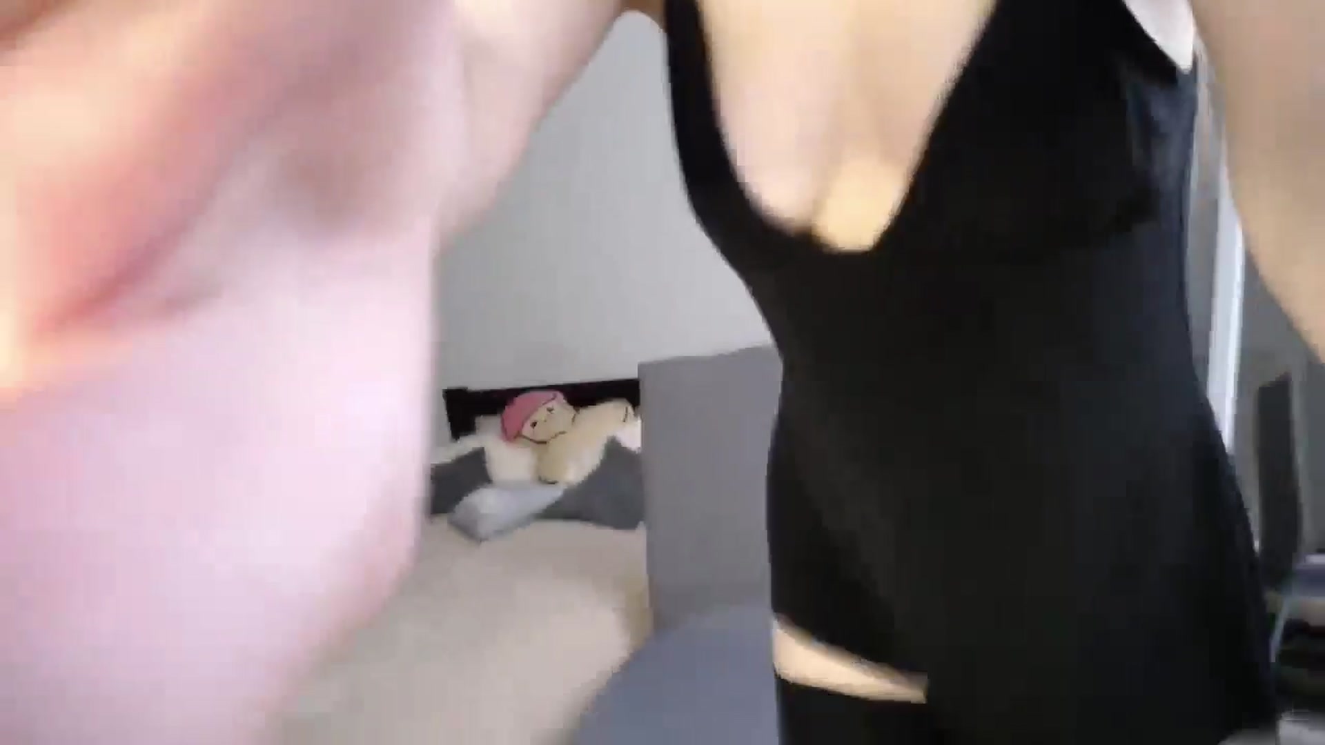 Gallery image thumbnail from sunshineEva_'s myfreecams stream on, 06/29/2024, 13:10 image 18 of 20
