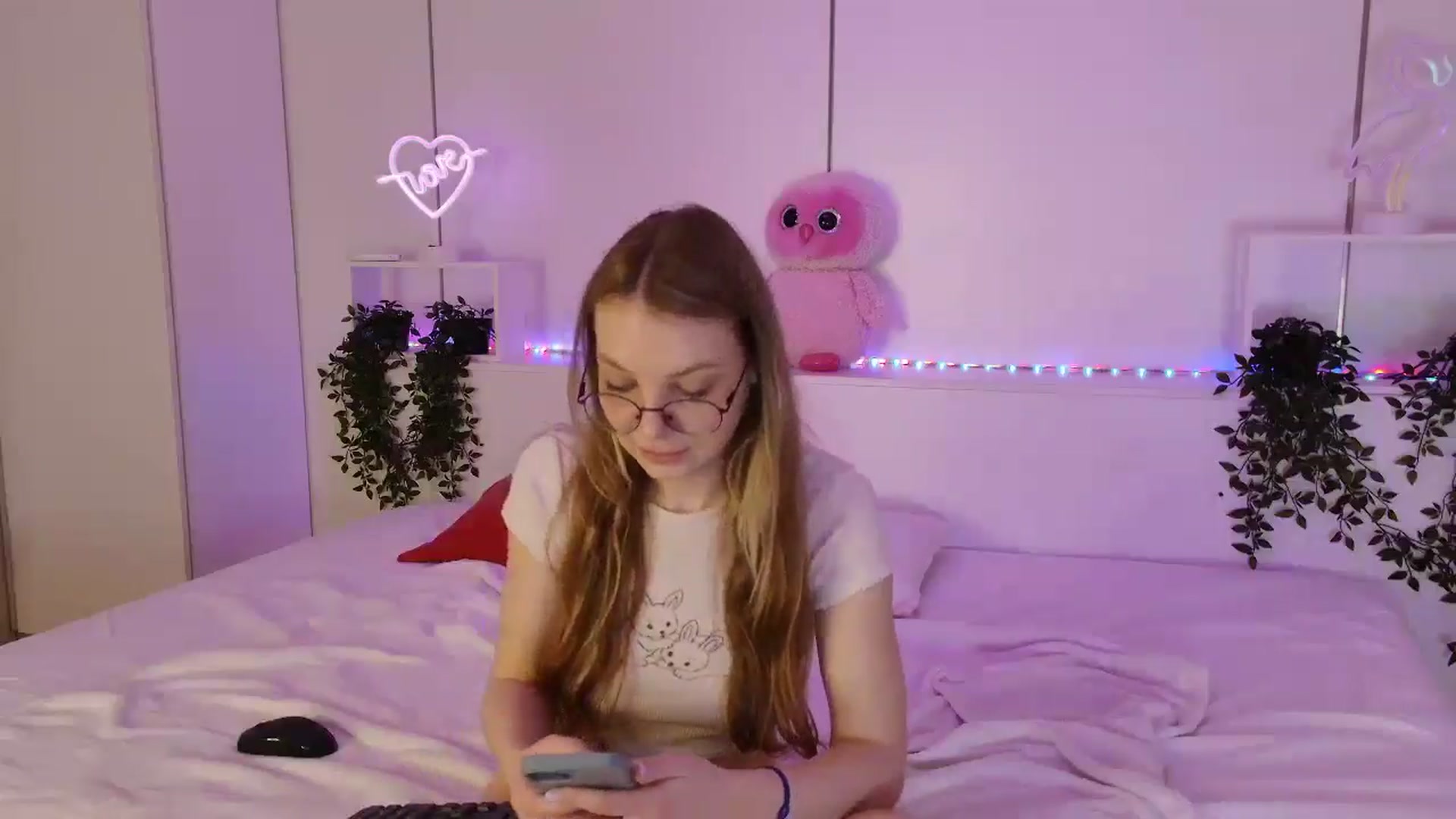 Gallery image thumbnail from sunshineEva_'s myfreecams stream on, 12/29/2024, 12:08 image 9 of 20