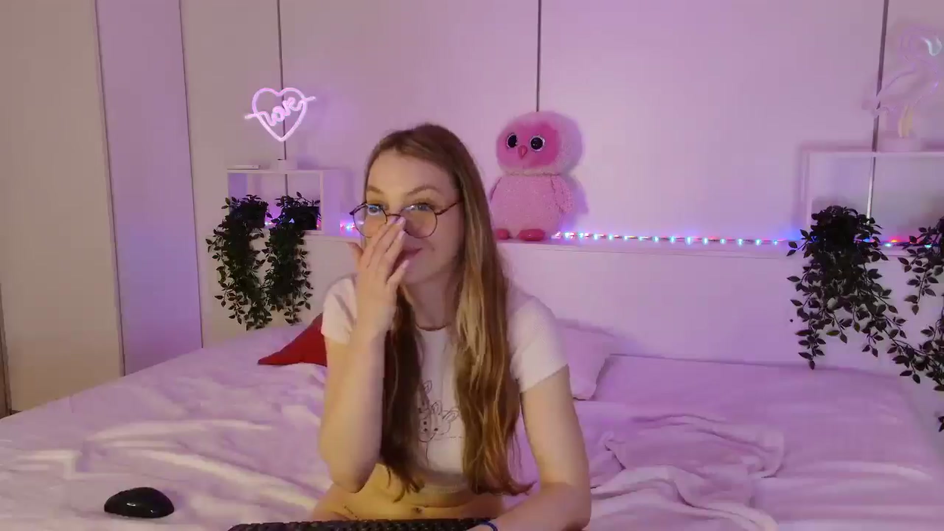 Gallery image thumbnail from sunshineEva_'s myfreecams stream on, 12/29/2024, 12:08 image 16 of 20