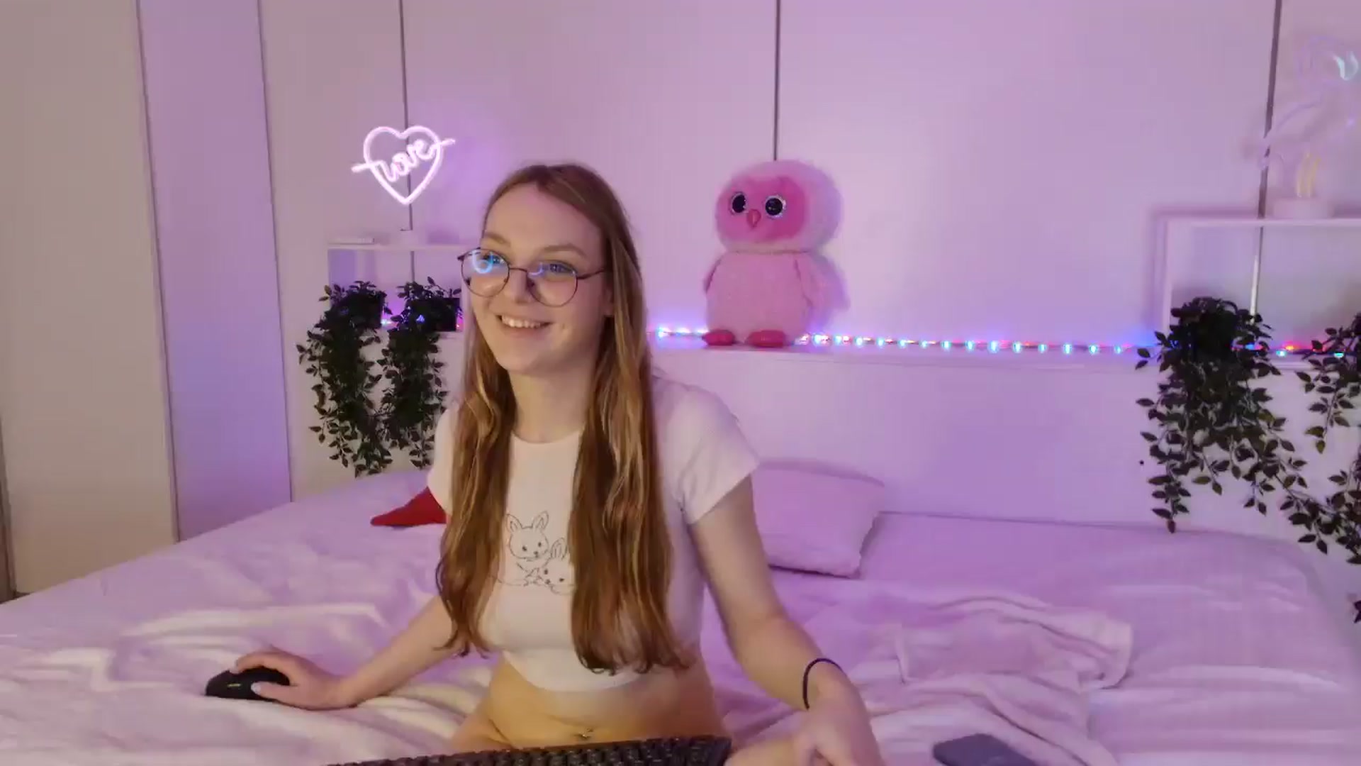 Gallery image thumbnail from sunshineEva_'s myfreecams stream on, 12/29/2024, 12:08 image 1 of 20