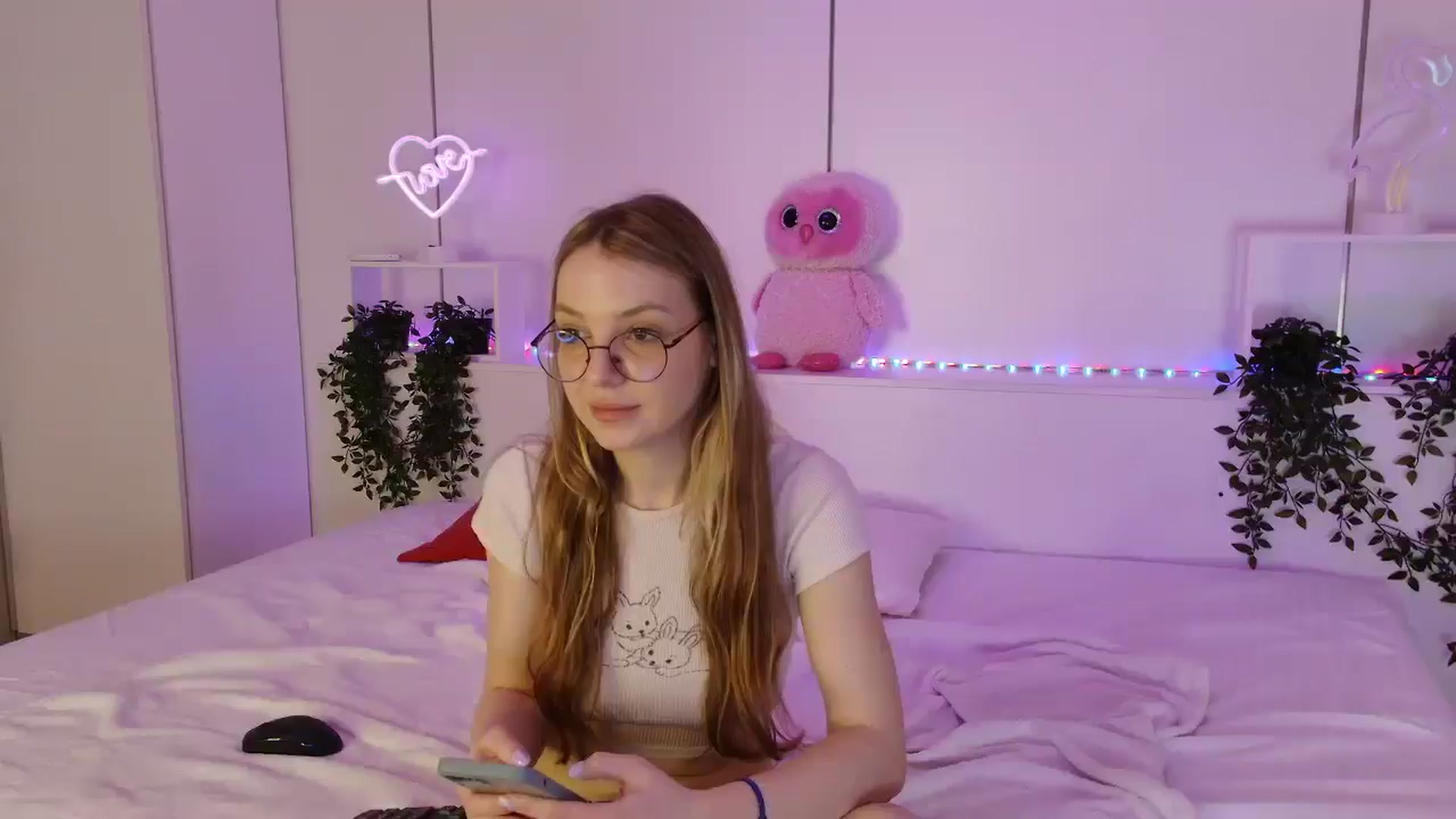 Gallery image thumbnail from sunshineEva_'s myfreecams stream on, 12/29/2024, 12:08 image 8 of 20