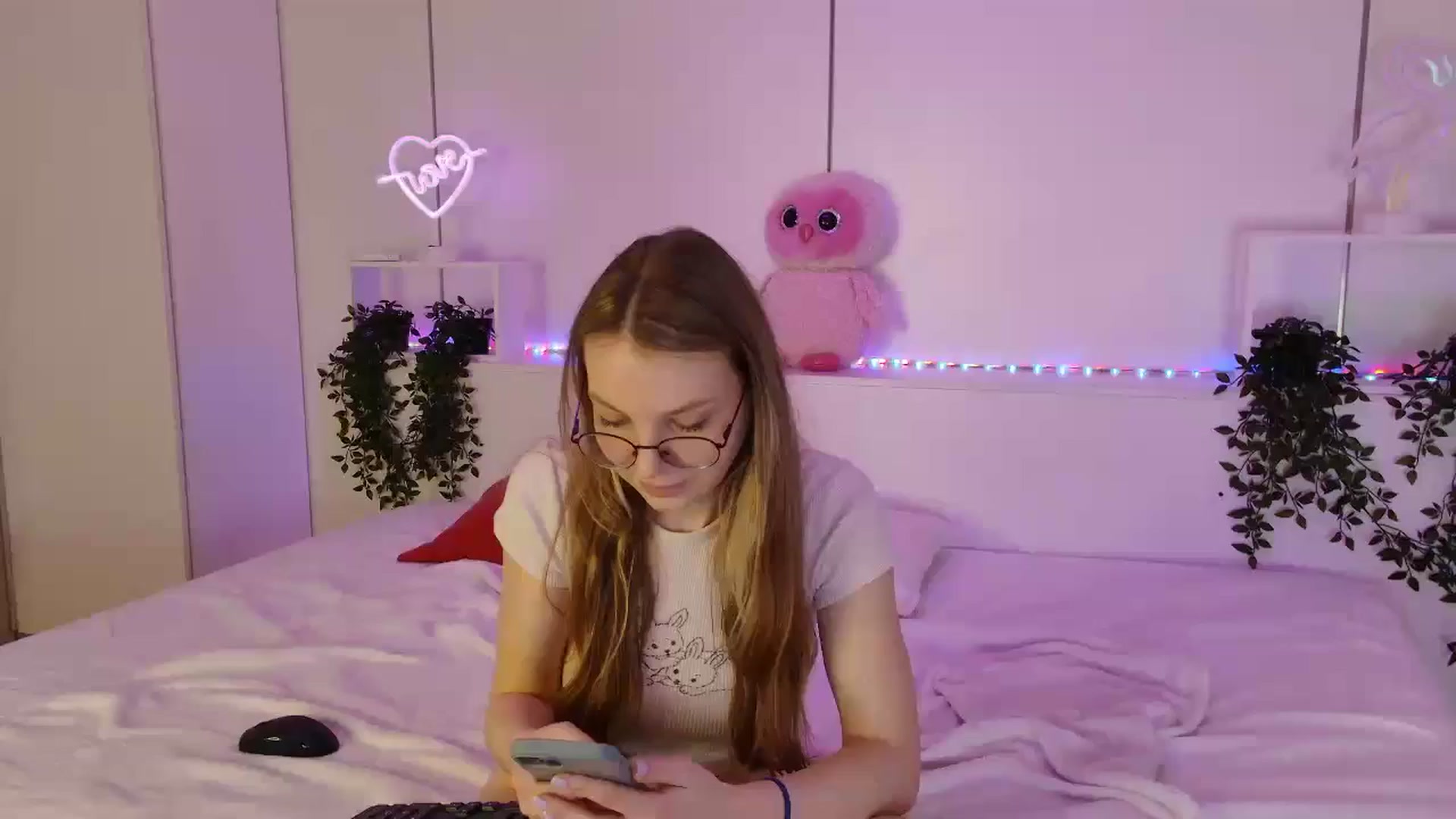 Gallery image thumbnail from sunshineEva_'s myfreecams stream on, 12/29/2024, 12:08 image 10 of 20