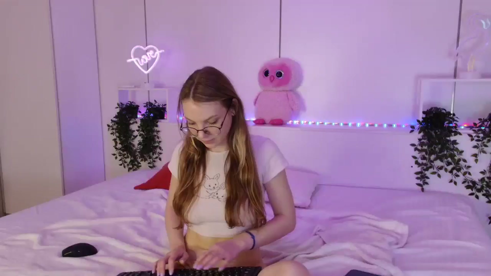 Gallery image thumbnail from sunshineEva_'s myfreecams stream on, 12/29/2024, 12:08 image 5 of 20