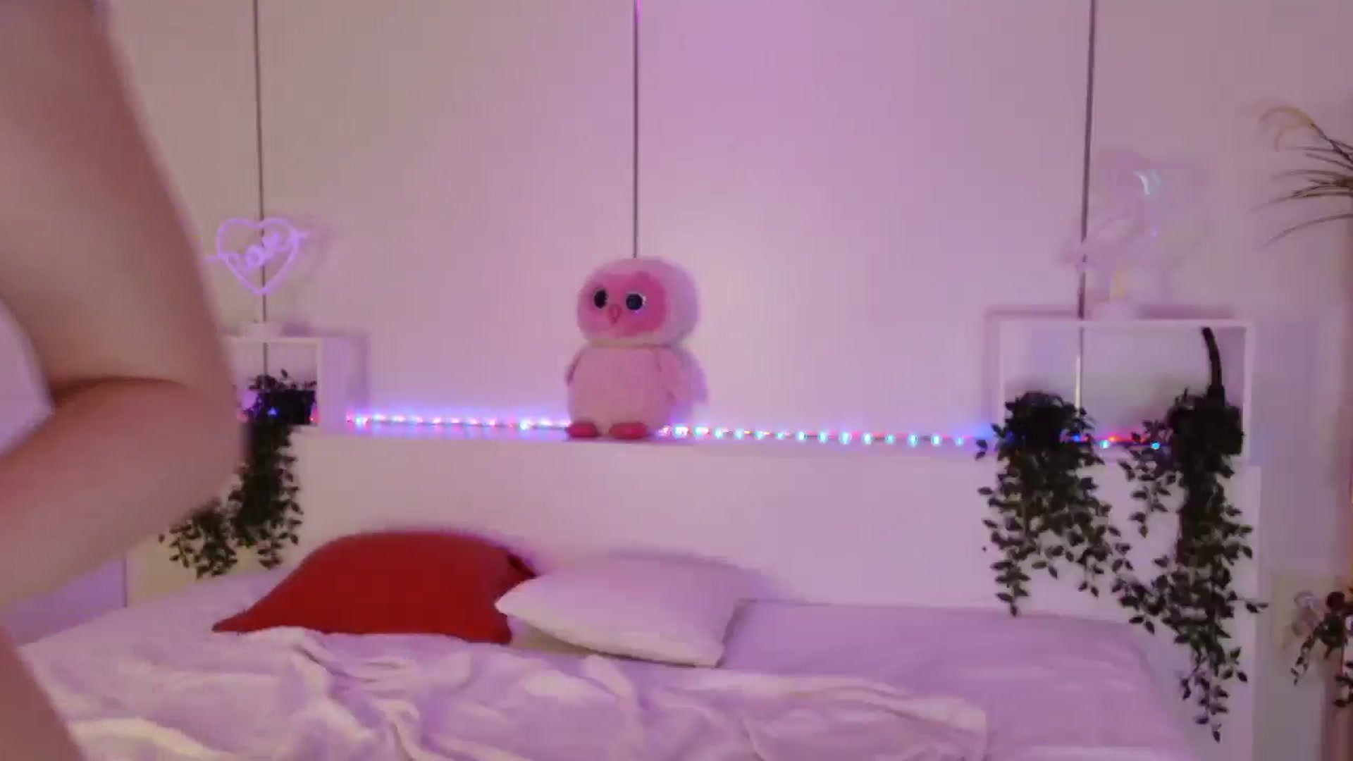 Gallery image thumbnail from sunshineEva_'s myfreecams stream on, 12/29/2024, 13:33 image 14 of 20