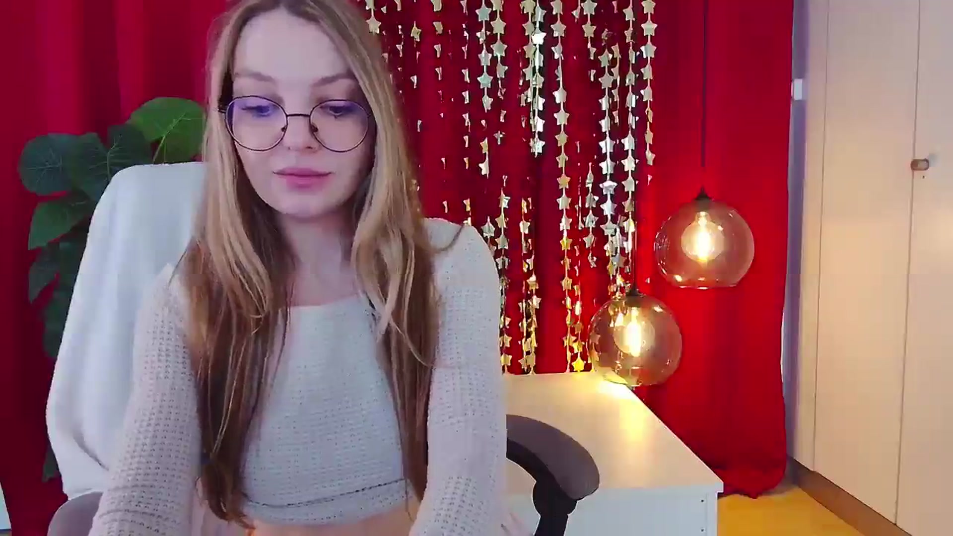 Gallery image thumbnail from sunshineEva_'s myfreecams stream on, 12/30/2024, 12:58 image 4 of 20