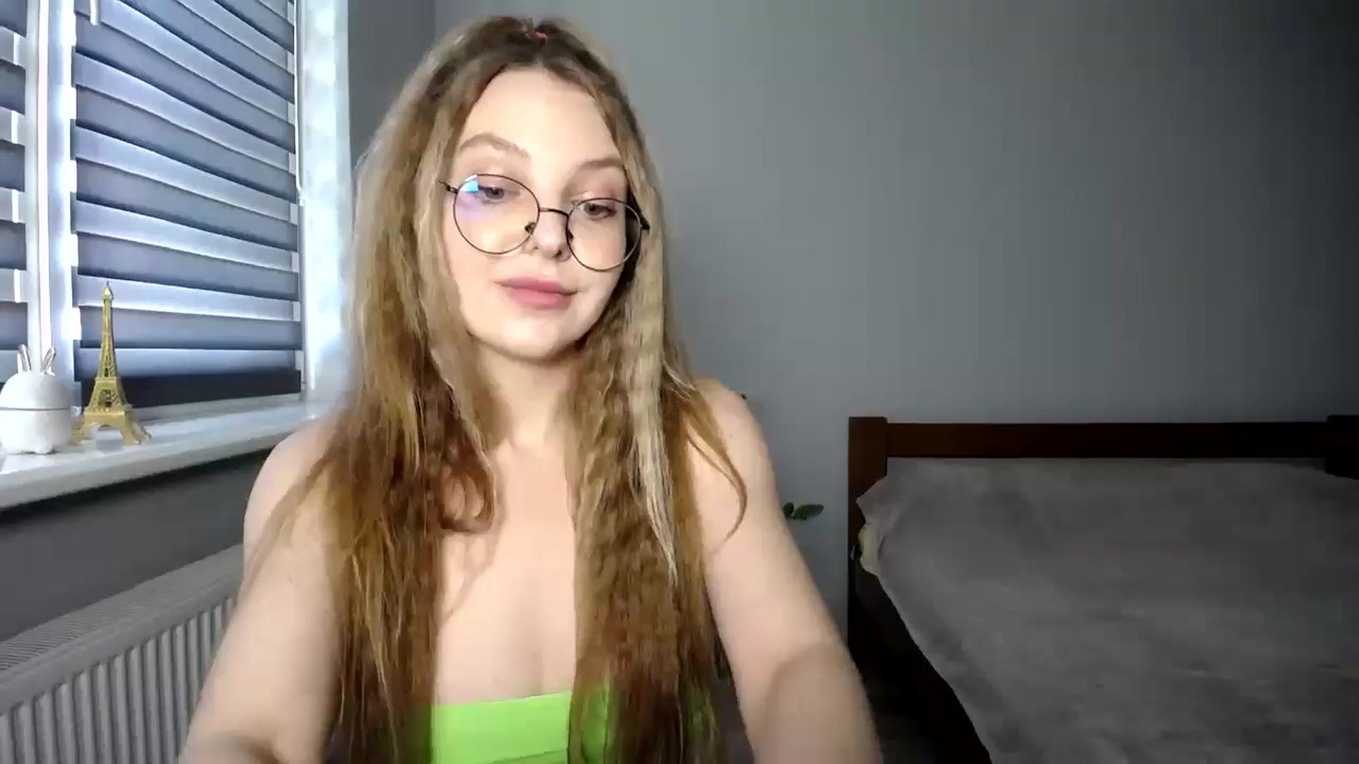 Gallery image thumbnail from sunshineEva_'s myfreecams stream on, 07/05/2025, 16:20 image 11 of 20