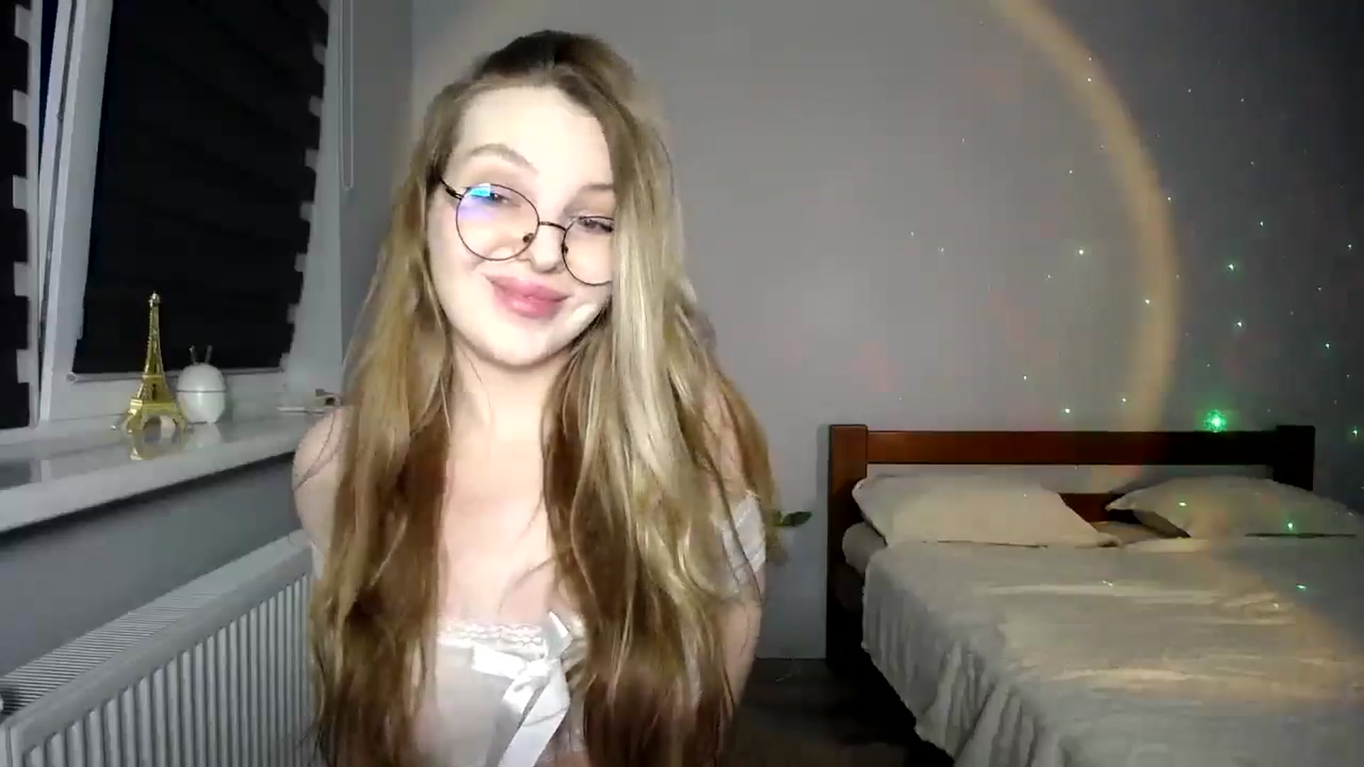 Gallery image thumbnail from sunshineEva_'s myfreecams stream on, 07/13/2025, 19:19 image 9 of 20