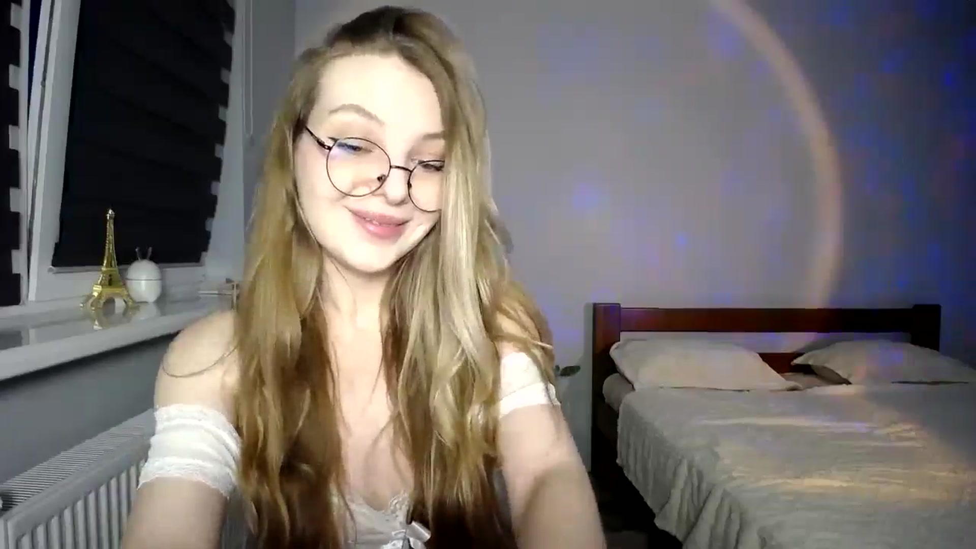 Gallery image thumbnail from sunshineEva_'s myfreecams stream on, 07/13/2025, 19:19 image 8 of 20
