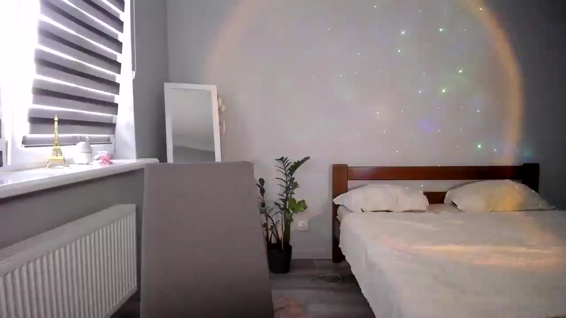 Gallery image thumbnail from sunshineEva_'s myfreecams stream on, 07/20/2025, 18:22 image 4 of 20