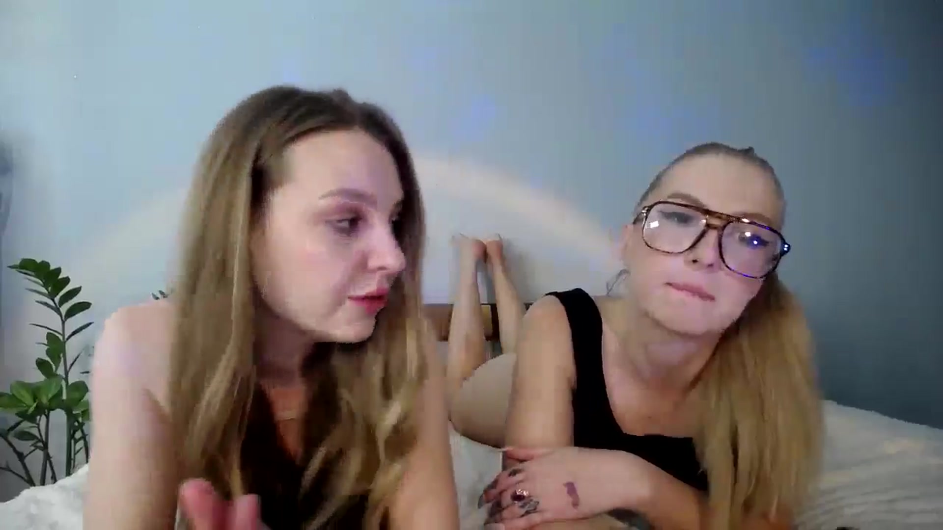 Gallery image thumbnail from sunshineEva_'s myfreecams stream on, 07/21/2025, 16:35 image 6 of 20