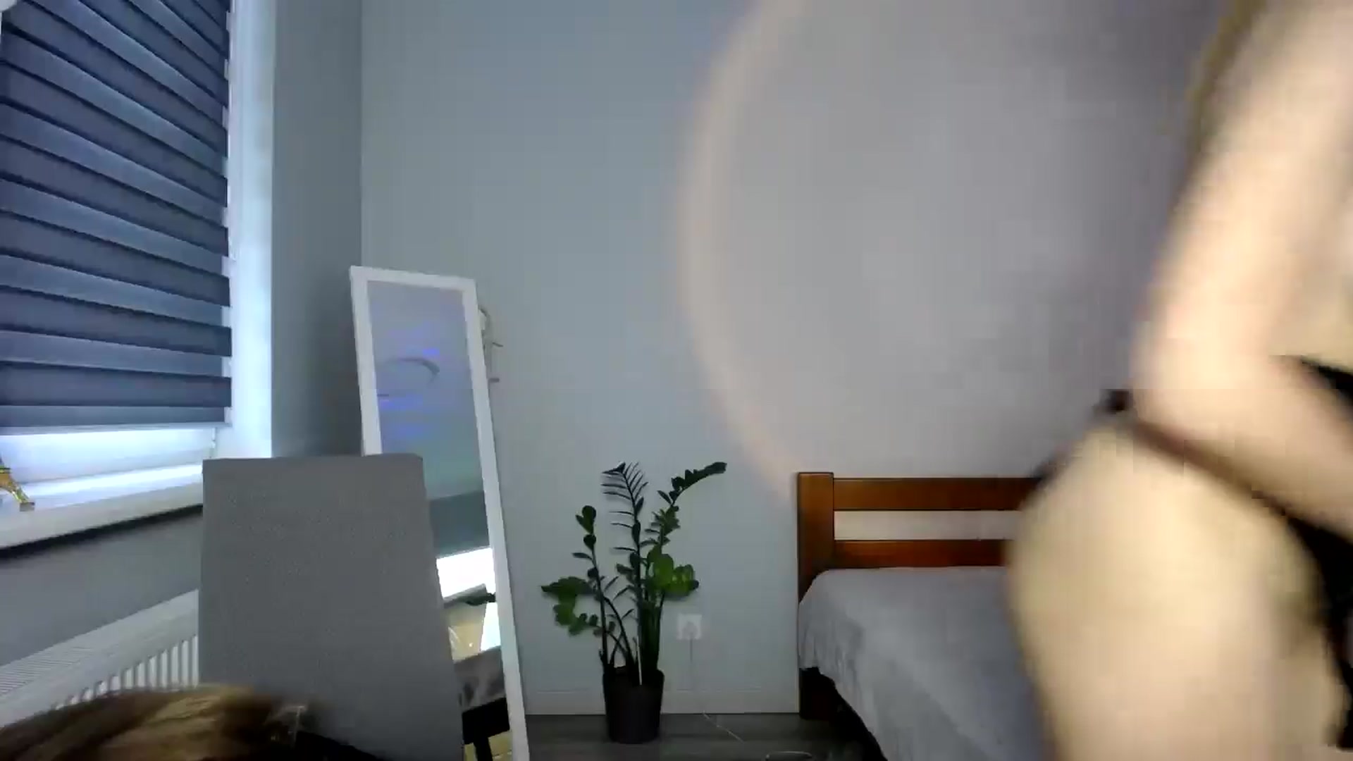 Gallery image thumbnail from sunshineEva_'s myfreecams stream on, 08/09/2025, 17:57 image 7 of 20