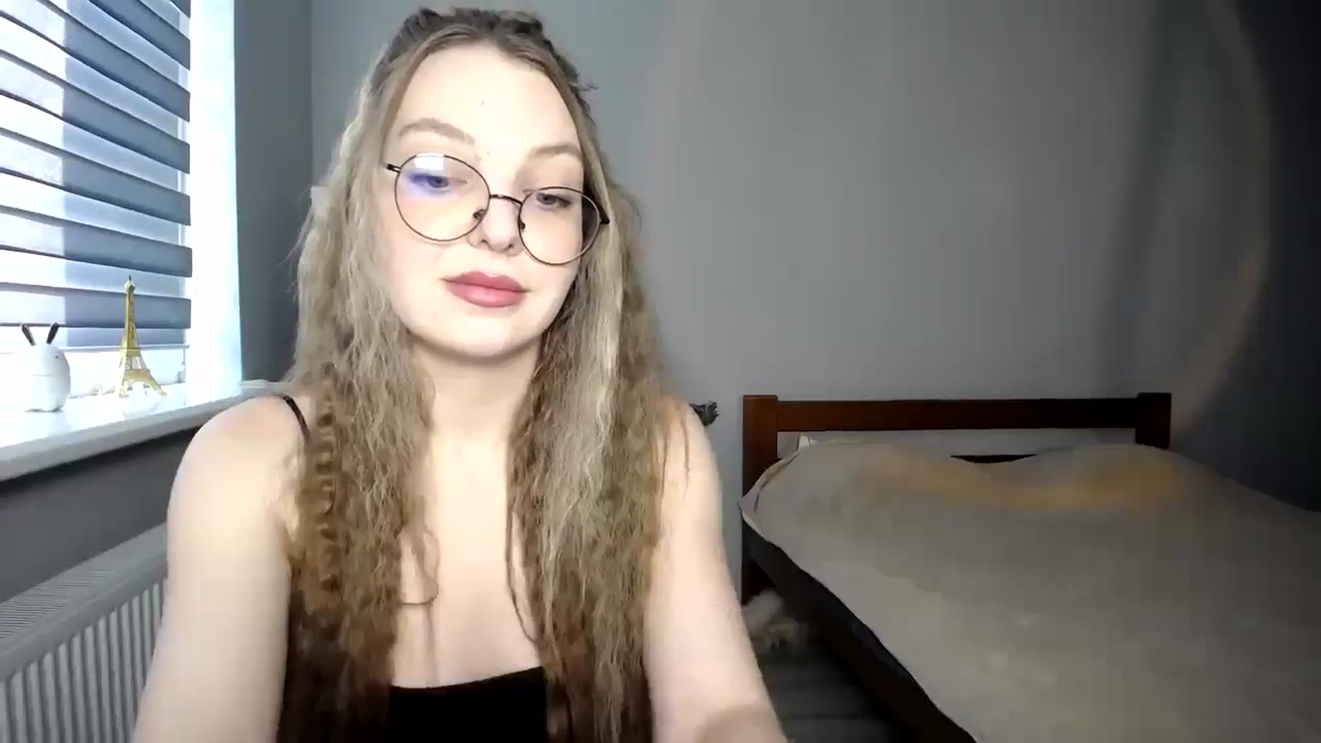 Gallery image thumbnail from sunshineEva_'s myfreecams stream on, 08/12/2025, 16:23 image 9 of 20