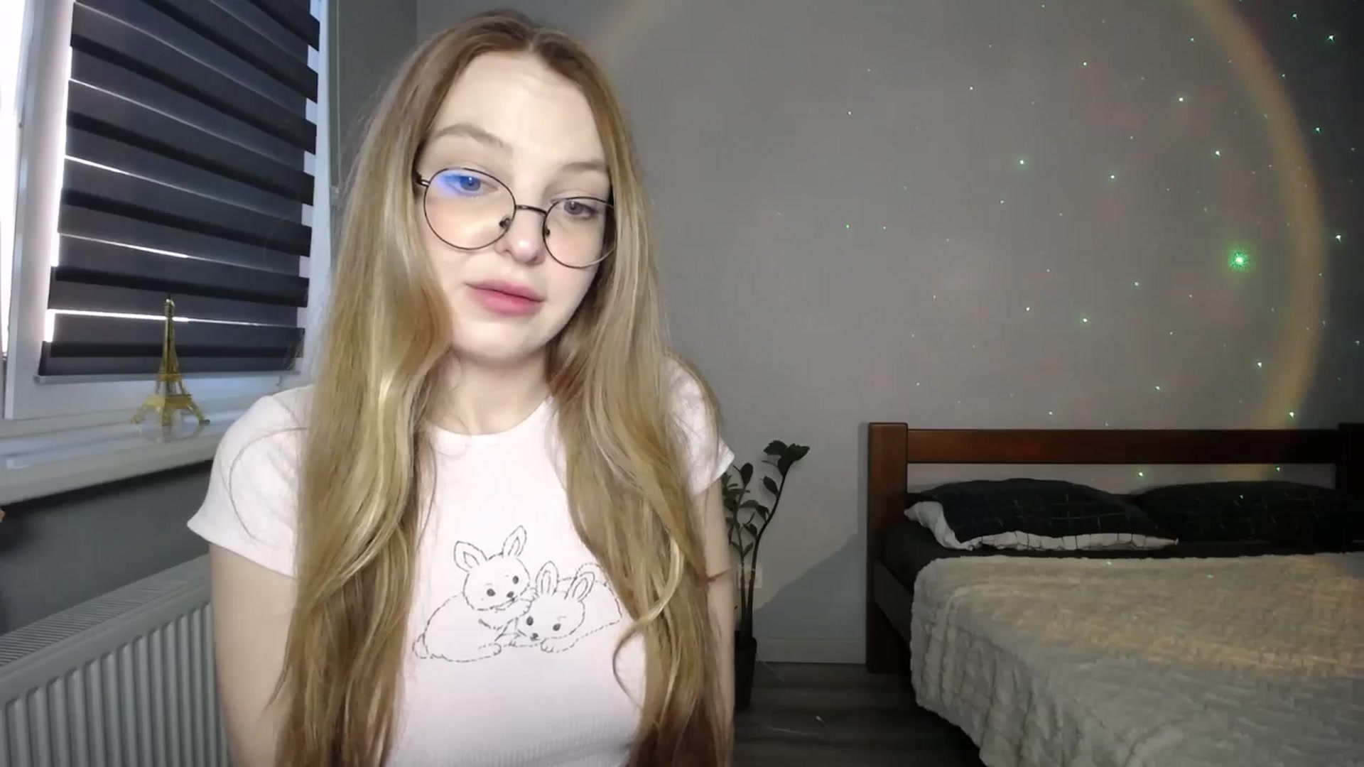 Gallery image thumbnail from sunshineEva_'s myfreecams stream on, 09/20/2025, 17:17 image 8 of 20