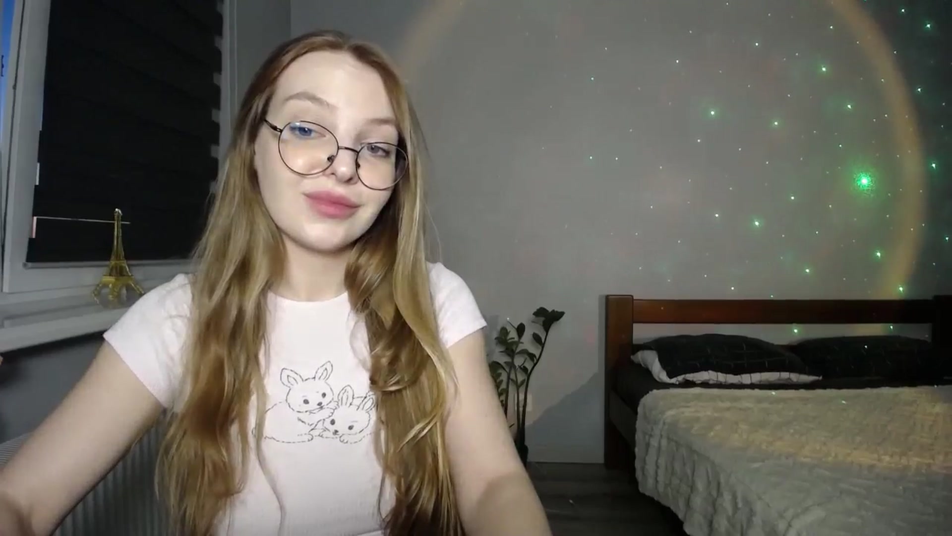 Gallery image thumbnail from sunshineEva_'s myfreecams stream on, 09/20/2025, 17:17 image 17 of 20