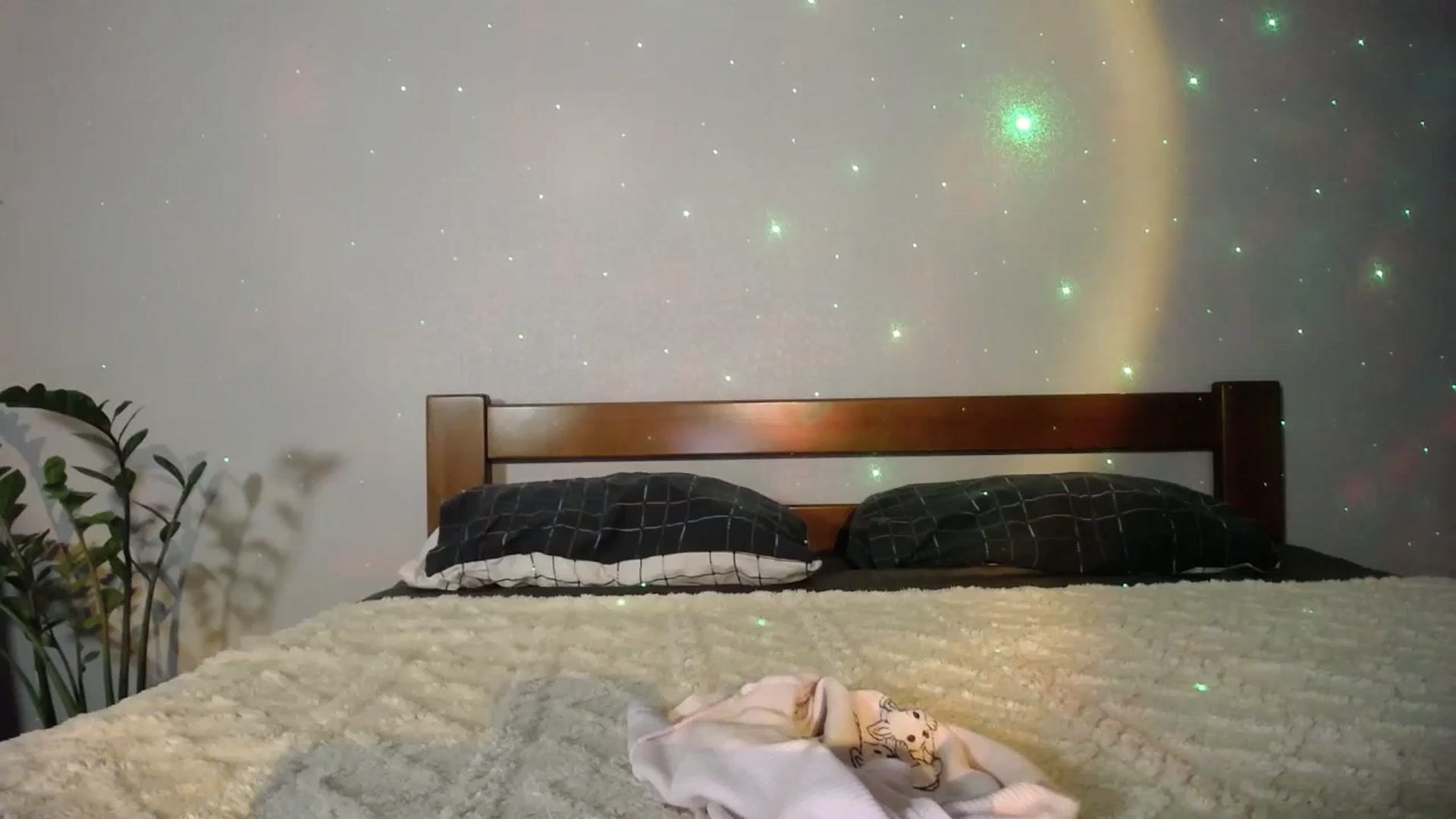 Gallery image thumbnail from sunshineEva_'s myfreecams stream on, 09/20/2025, 17:52 image 15 of 20