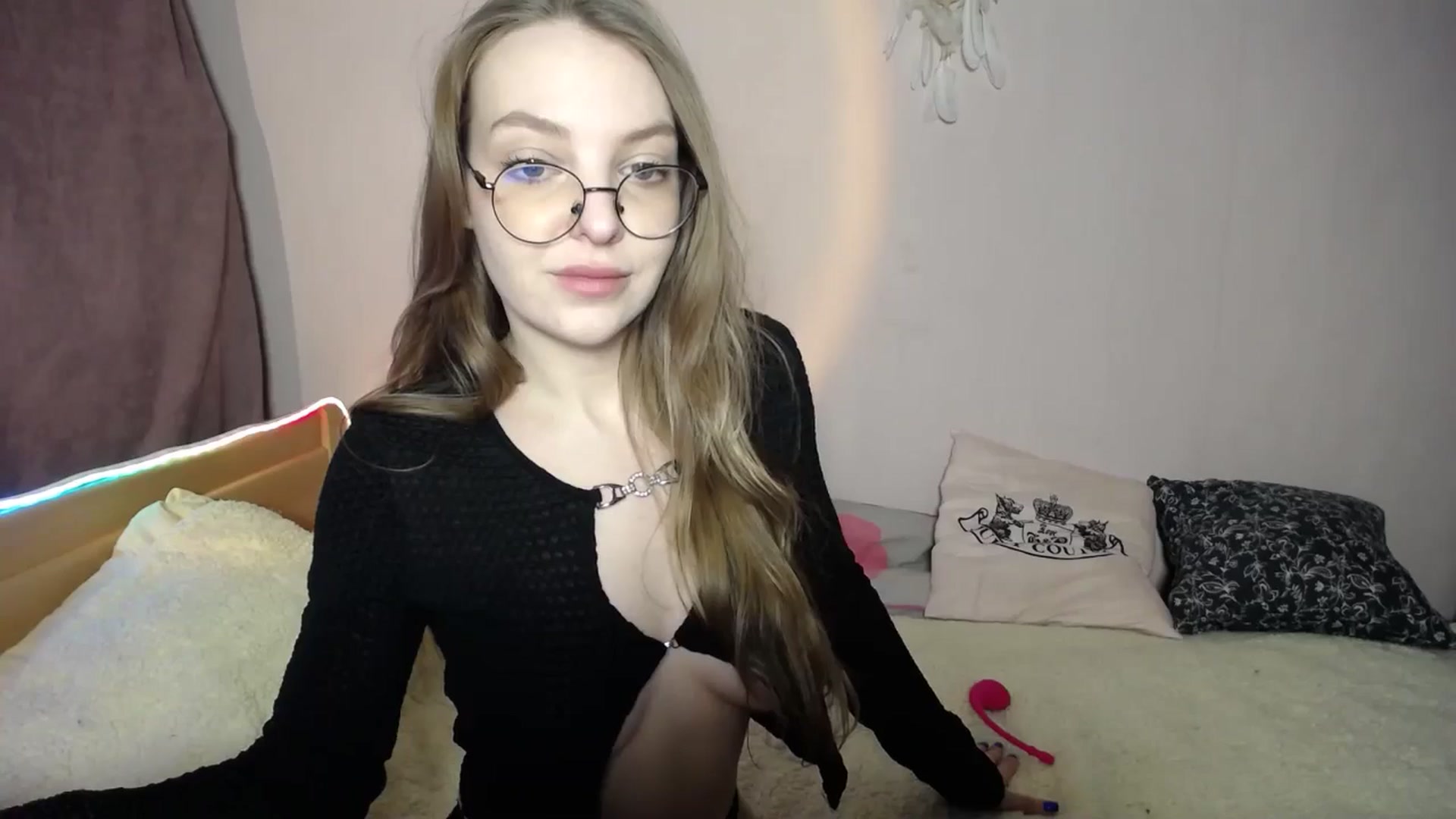 Gallery image thumbnail from sunshineEva_'s myfreecams stream on, 04/11/2026, 14:17 image 19 of 20