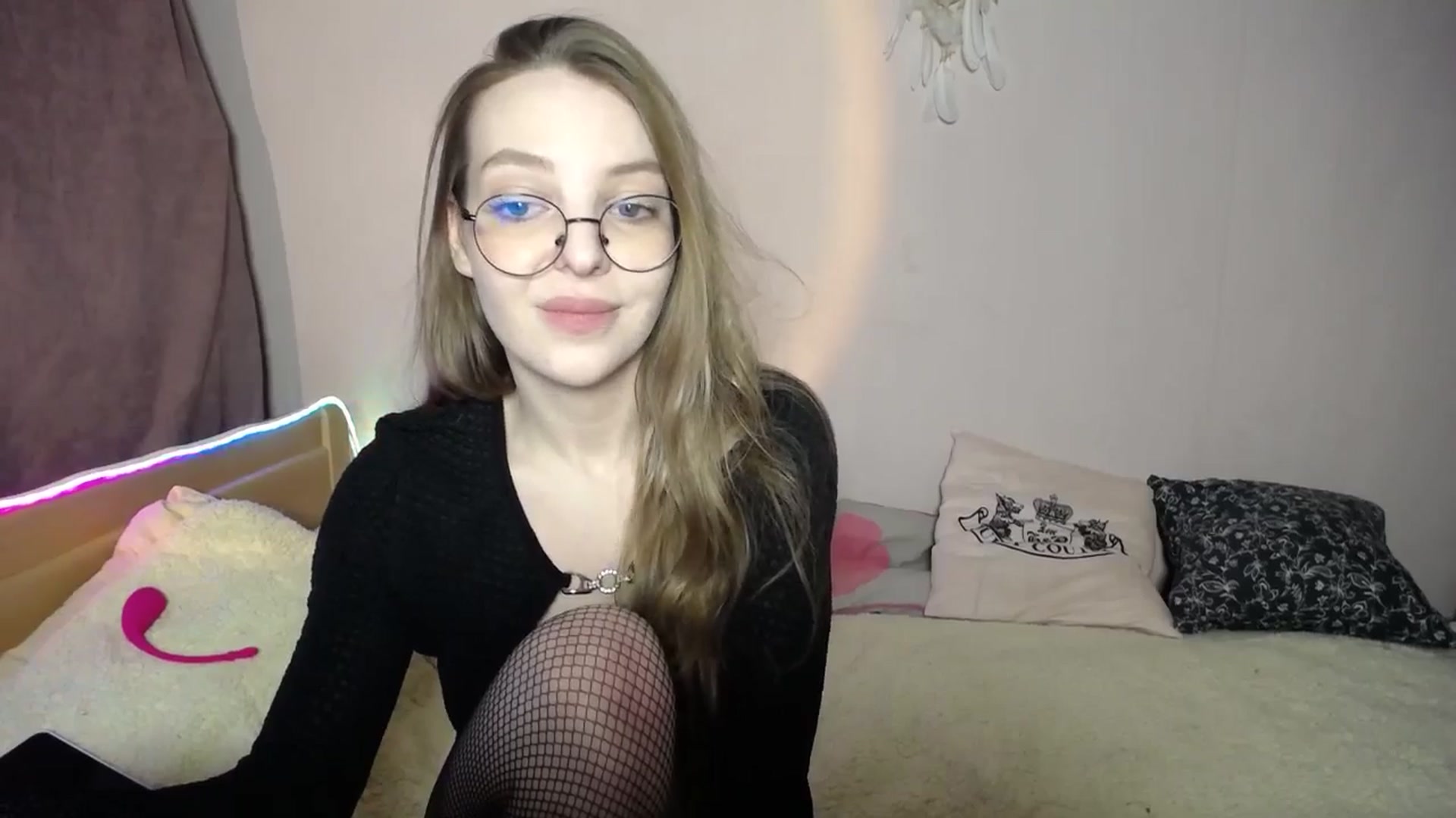 Gallery image thumbnail from sunshineEva_'s myfreecams stream on, 04/11/2026, 14:17 image 15 of 20