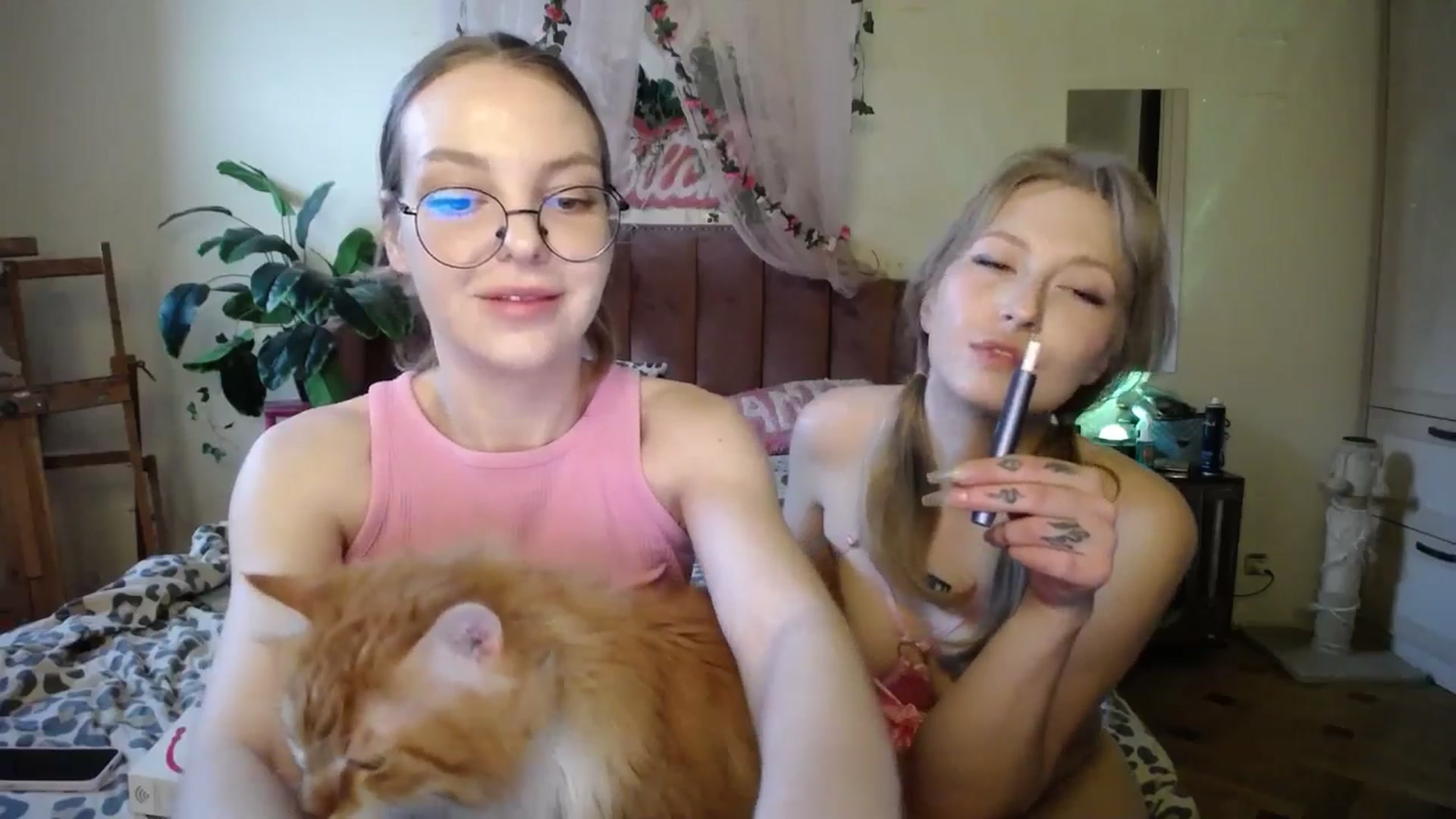 Gallery image thumbnail from sunshineEva_'s myfreecams stream on, 04/25/2026, 17:30 image 6 of 20