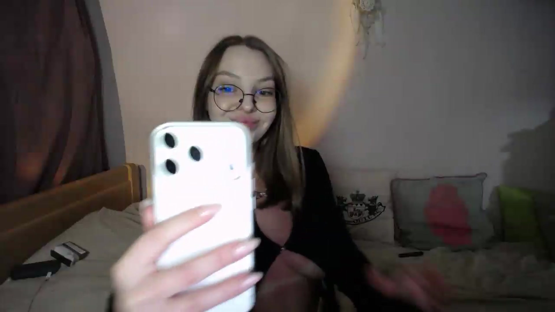 Gallery image thumbnail from sunshineEva_'s myfreecams stream on, 09/07/2026, 18:24 image 4 of 20