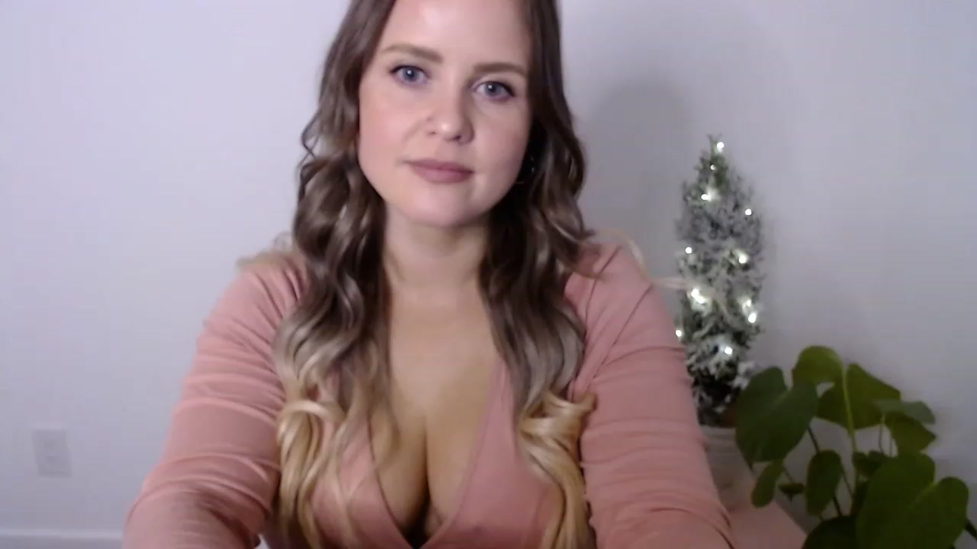 Gallery image thumbnail from sweet__daisy's myfreecams stream on, 12/06/2022, 01:56 image 20 of 20