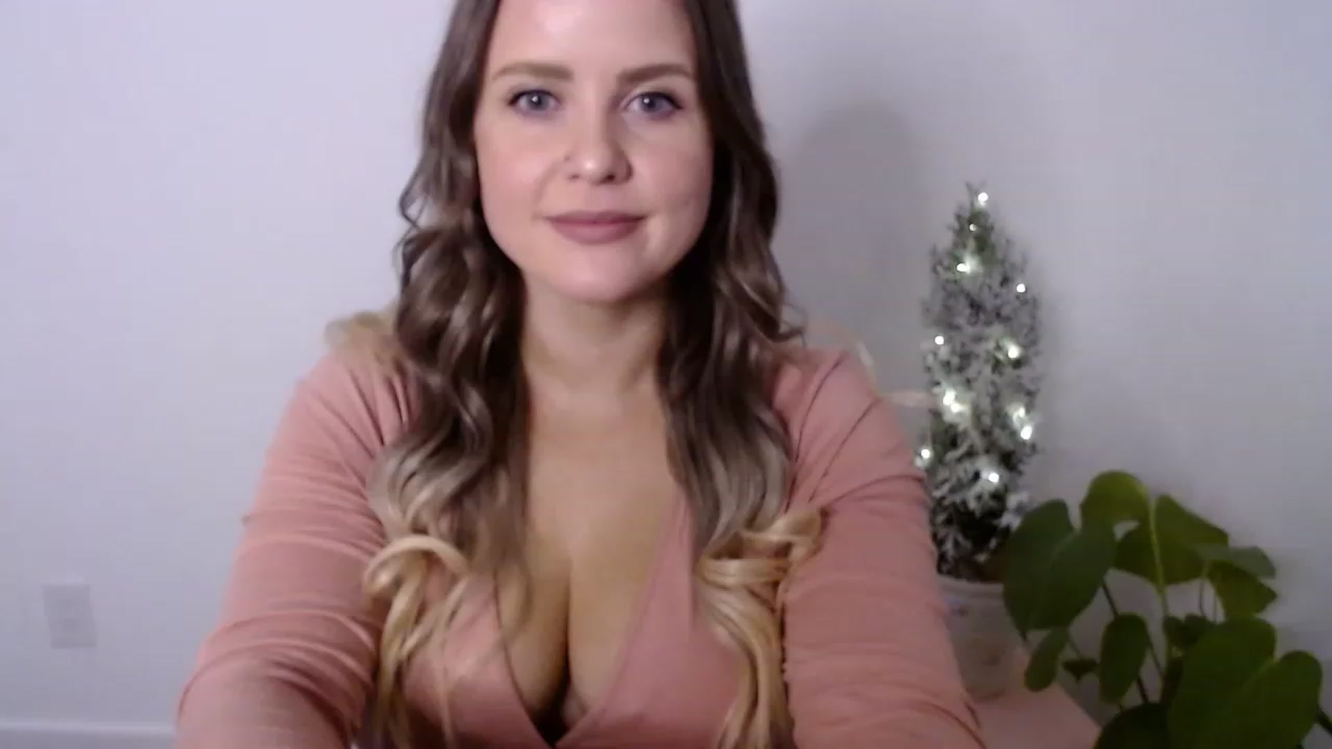 Gallery image thumbnail from sweet__daisy's myfreecams stream on, 12/06/2022, 01:56 image 19 of 20