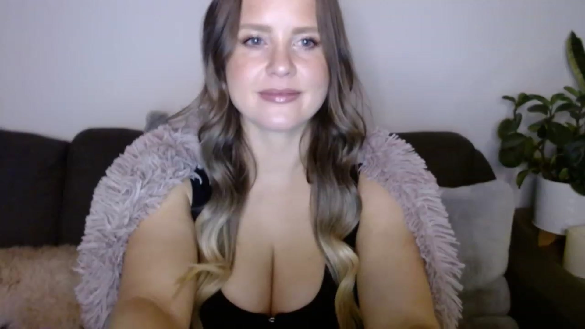Gallery image thumbnail from sweet__daisy's myfreecams stream on, 02/03/2023, 04:59 image 17 of 20